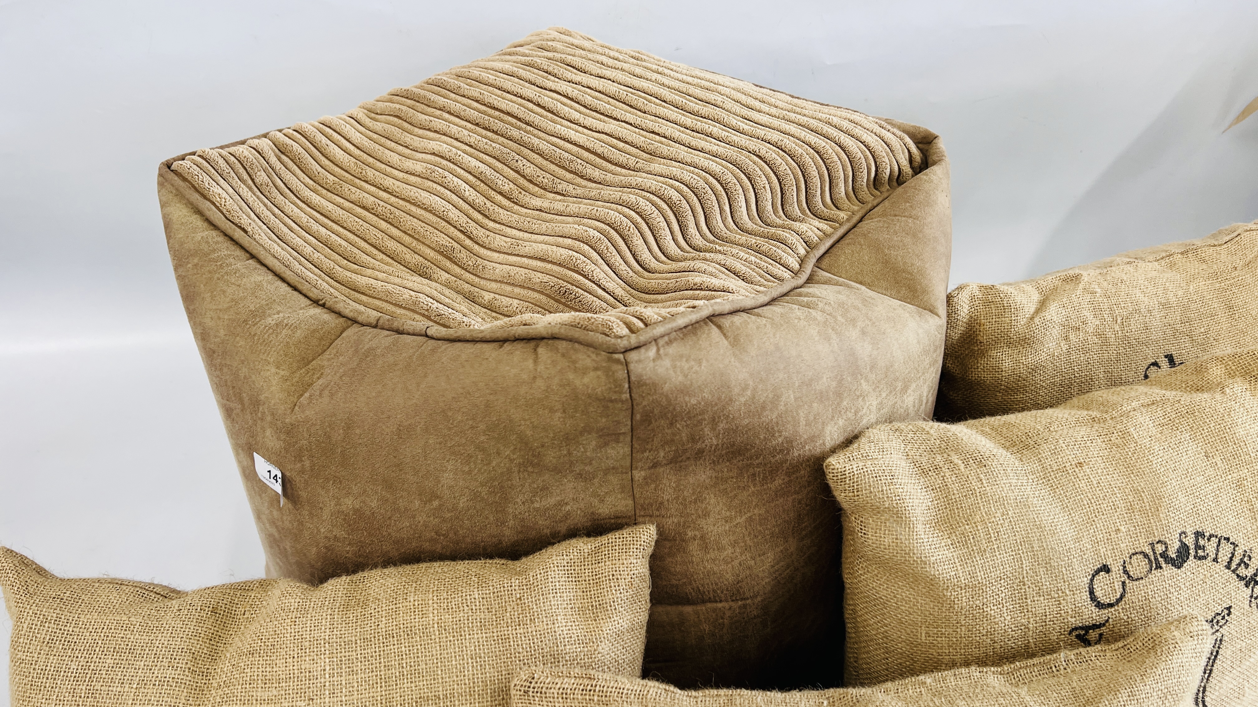 4 X RUSTIC HESSIAN CUSHIONS AND DUNELM POUFFE. - Image 4 of 4
