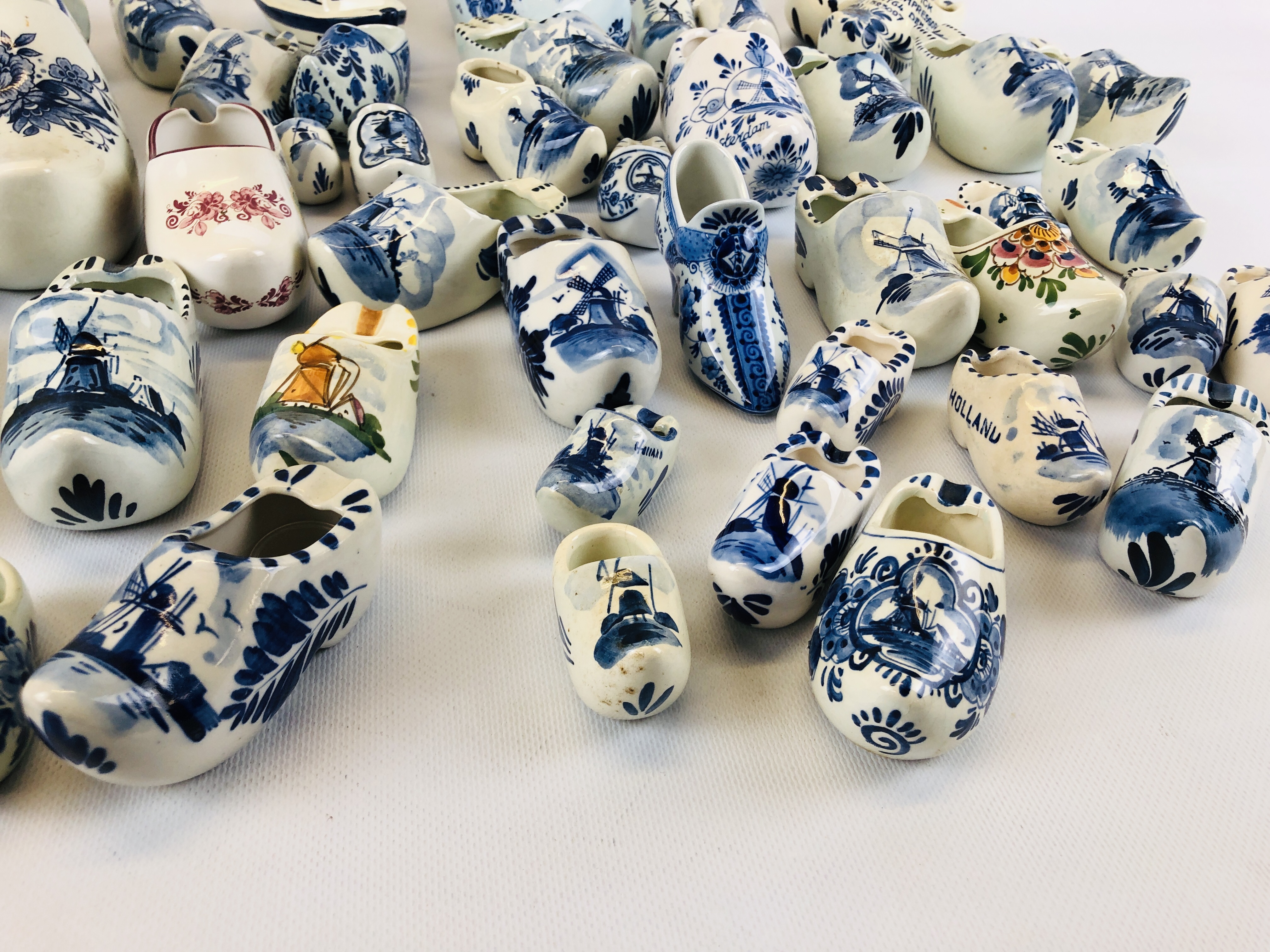 AN EXTENSIVE COLLECTION OF DELFT SINGLE CLOGS. - Image 7 of 9