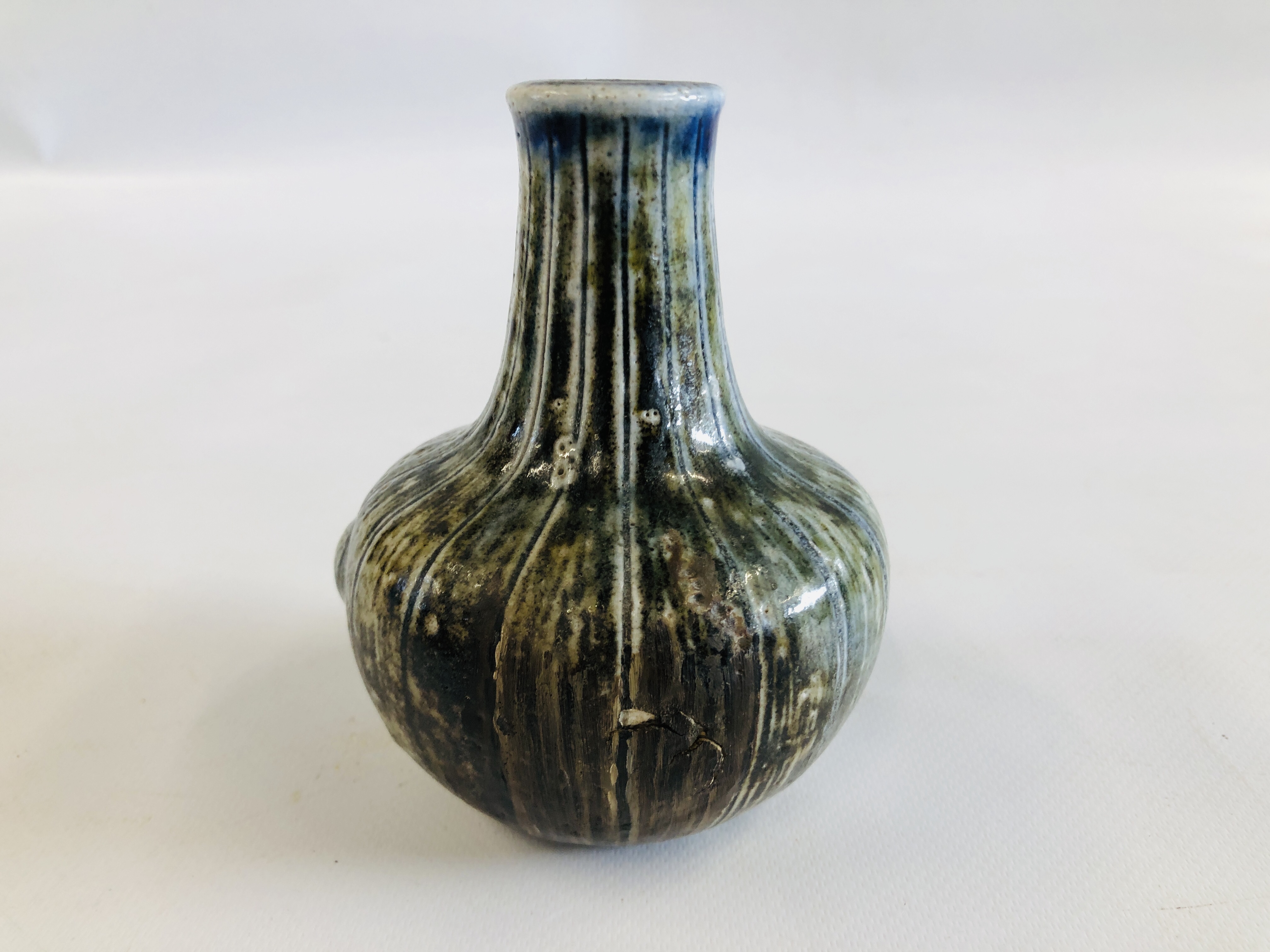 TWO PIECES OF MARTIN BROS. STUDIO POTTERY ONION VASE A/F - HEIGHT 11. - Image 10 of 12