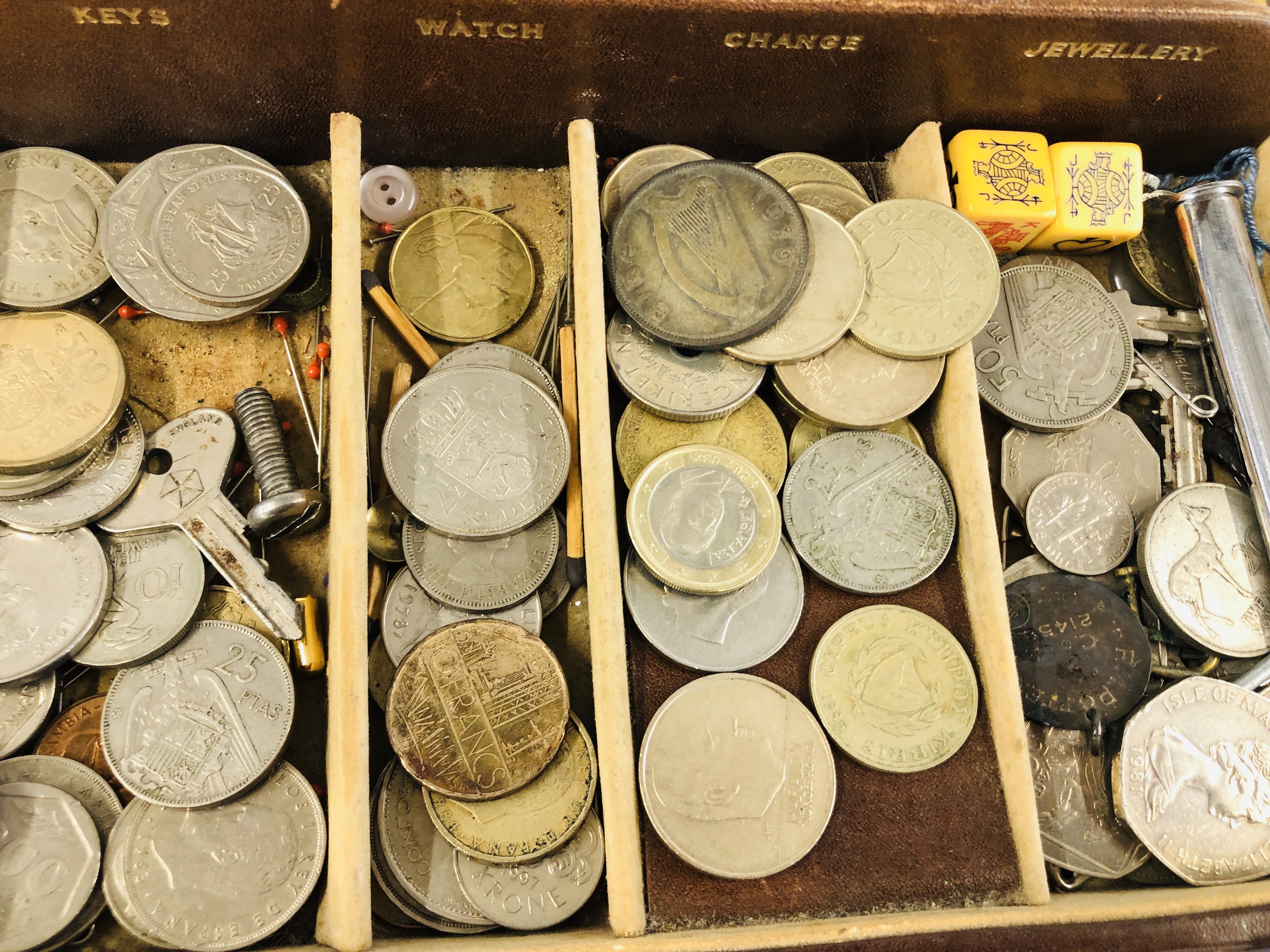 A TRAY OF MIXED COINAGE AND BANK NOTES. - Image 7 of 10