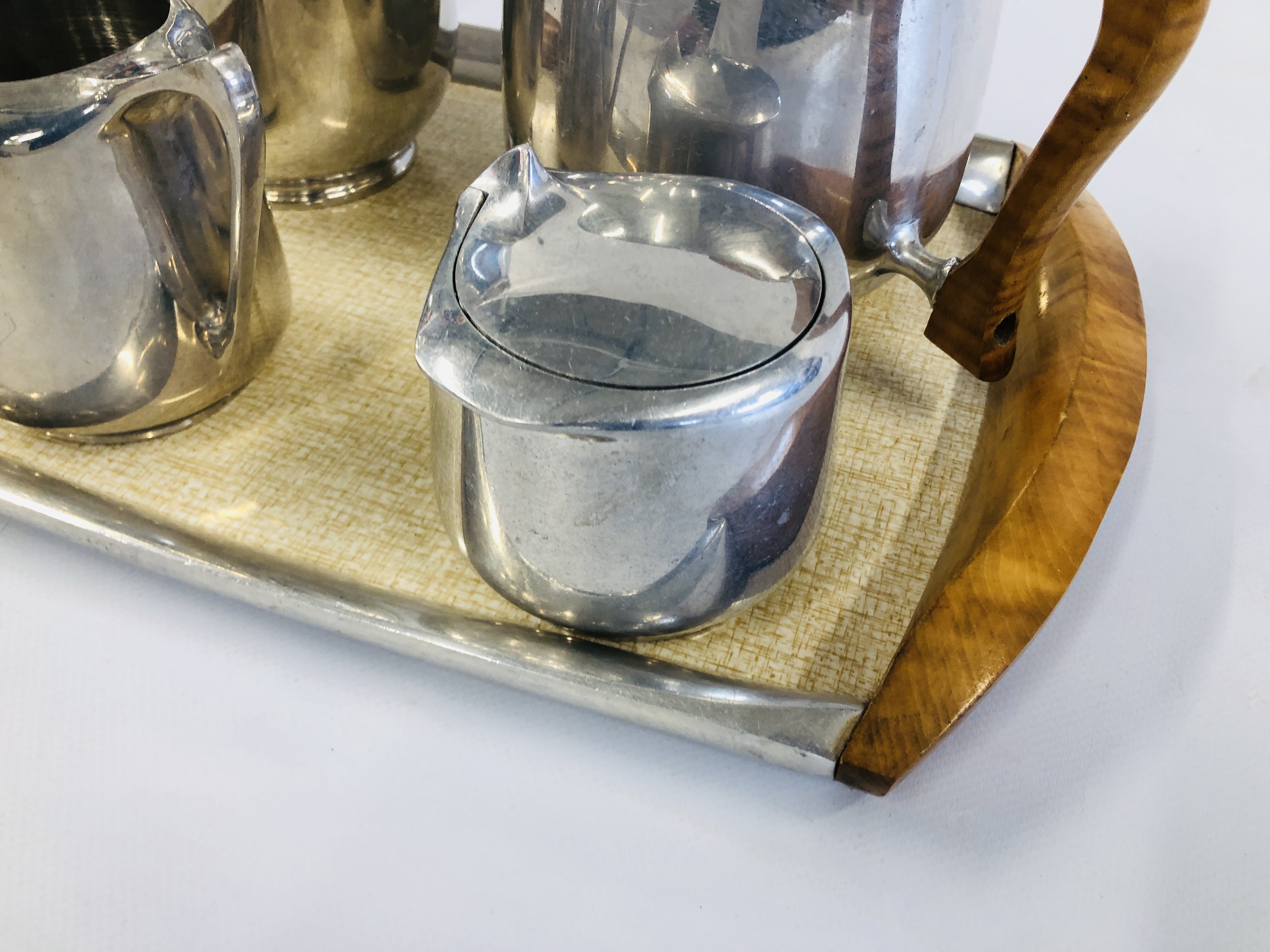 A VINTAGE FOUR PIECE PICQUOT TEA SET PLUS TRAY. - Image 7 of 8