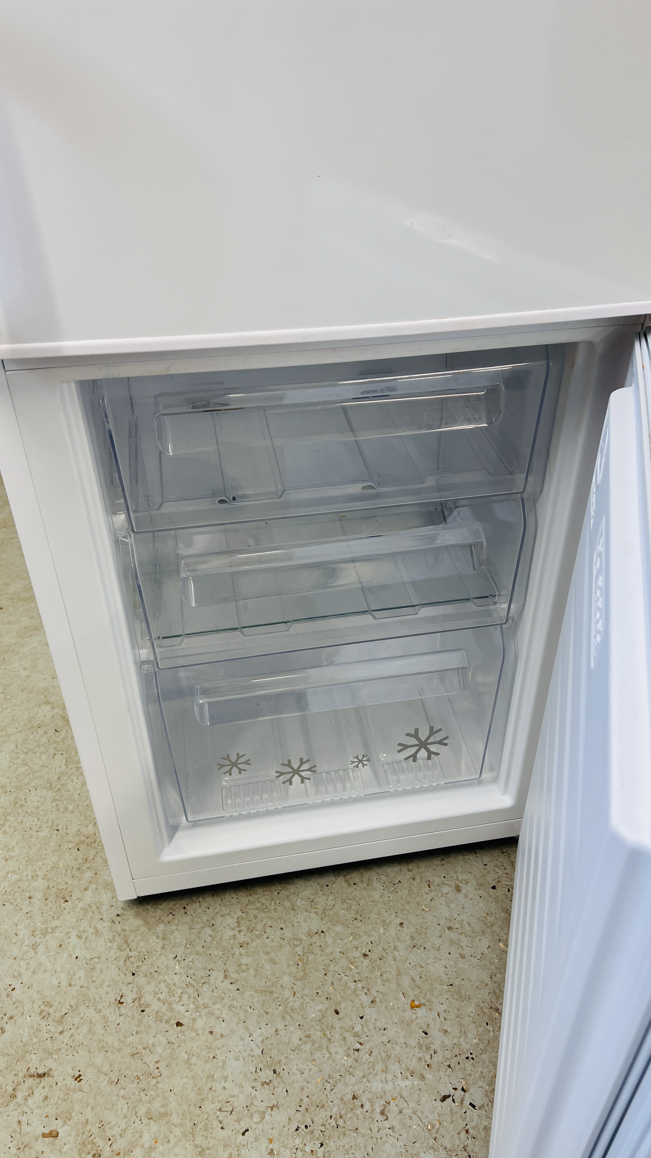 ZANUSSI FRIDGE FREEZER - SOLD AS SEEN. - Image 8 of 8