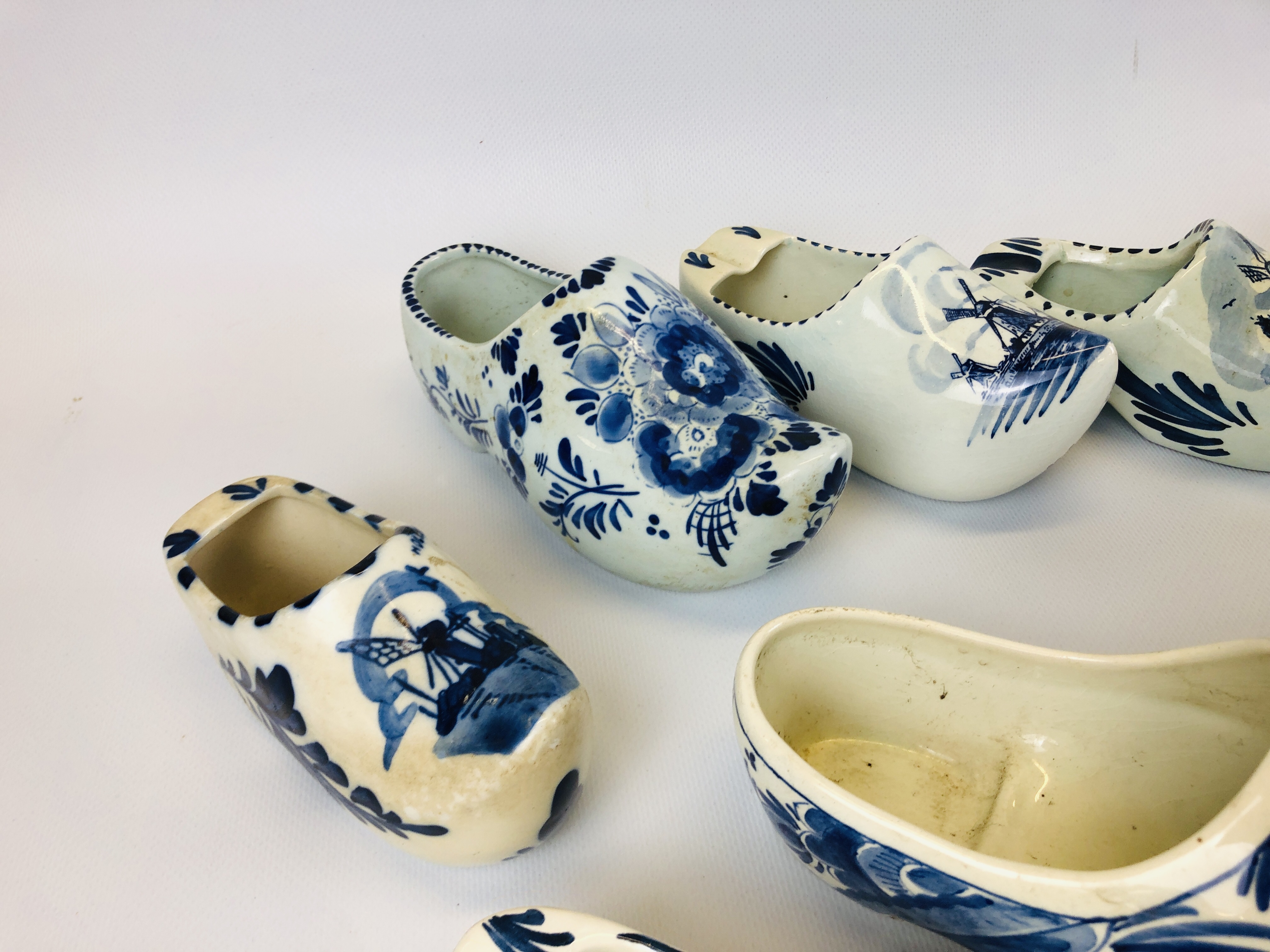 AN EXTENSIVE COLLECTION OF DELFT SINGLE CLOGS. - Image 4 of 9