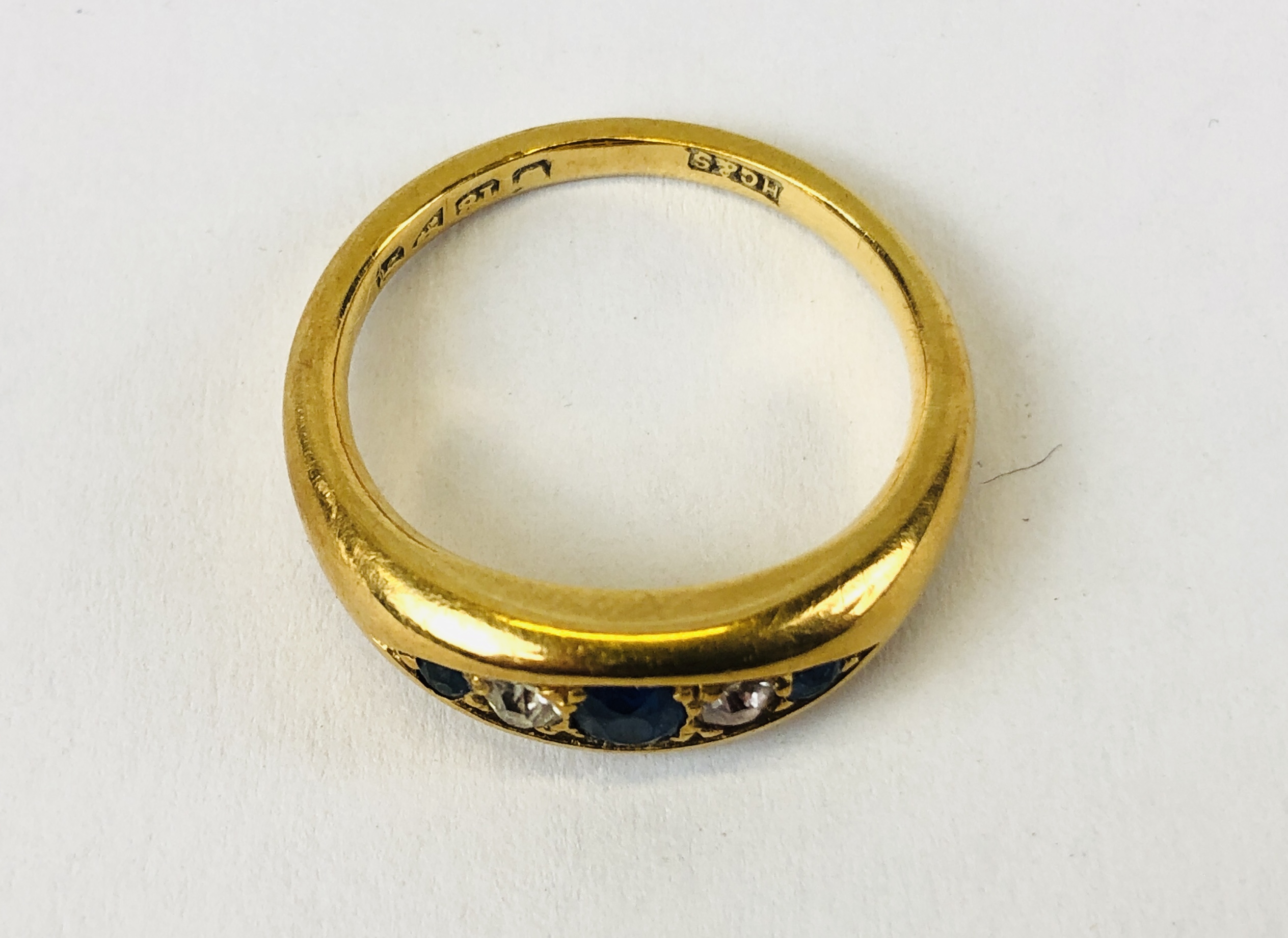 AN ANTIQUE 18CT GOLD DIAMOND AND SAPPHIRE GYPSY RING. - Image 2 of 12