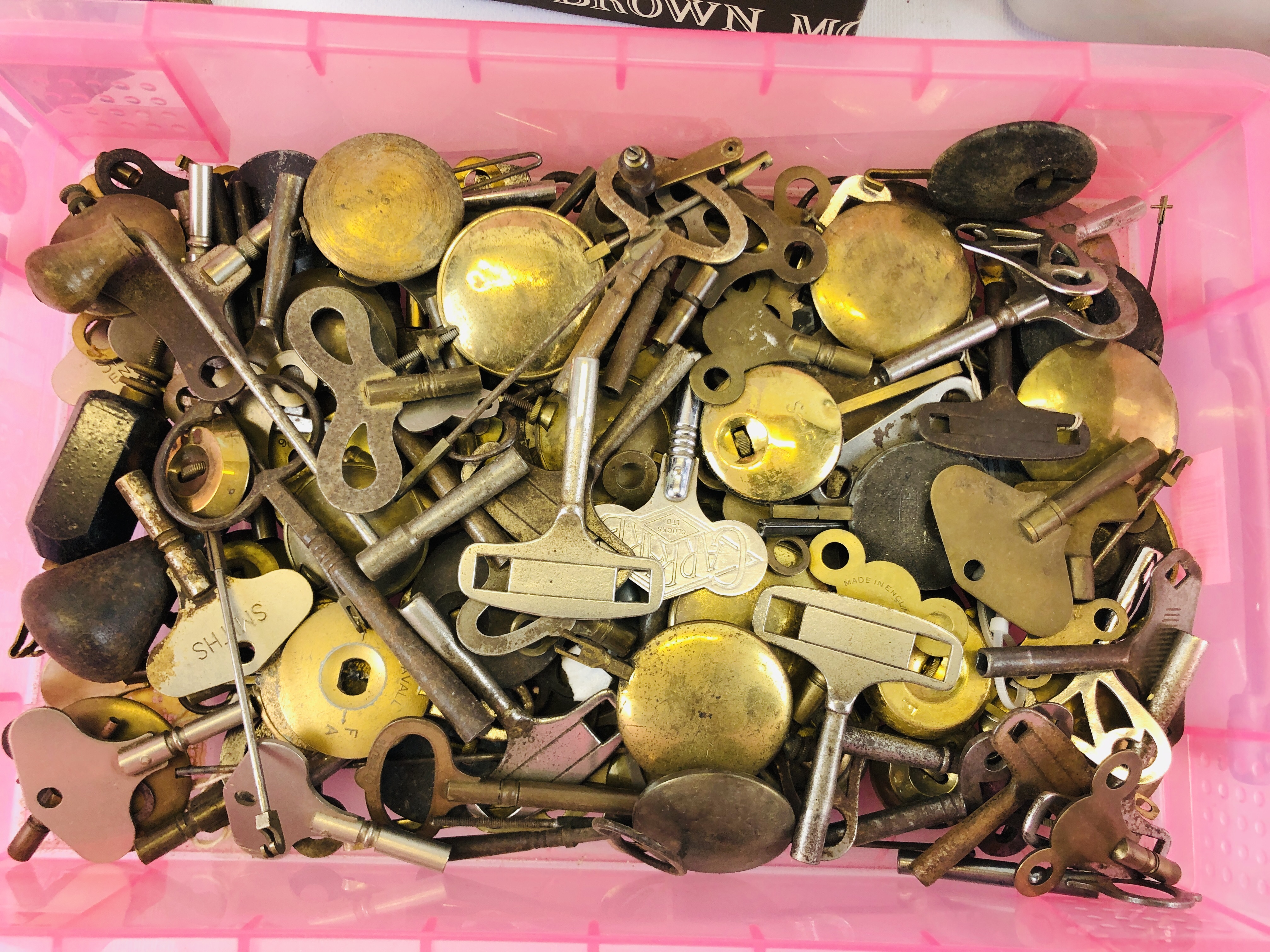 AN EXTENSIVE COLLECTION OF MAINLY VINTAGE CLOCK KEYS AND PENDULUMS, - Image 2 of 6