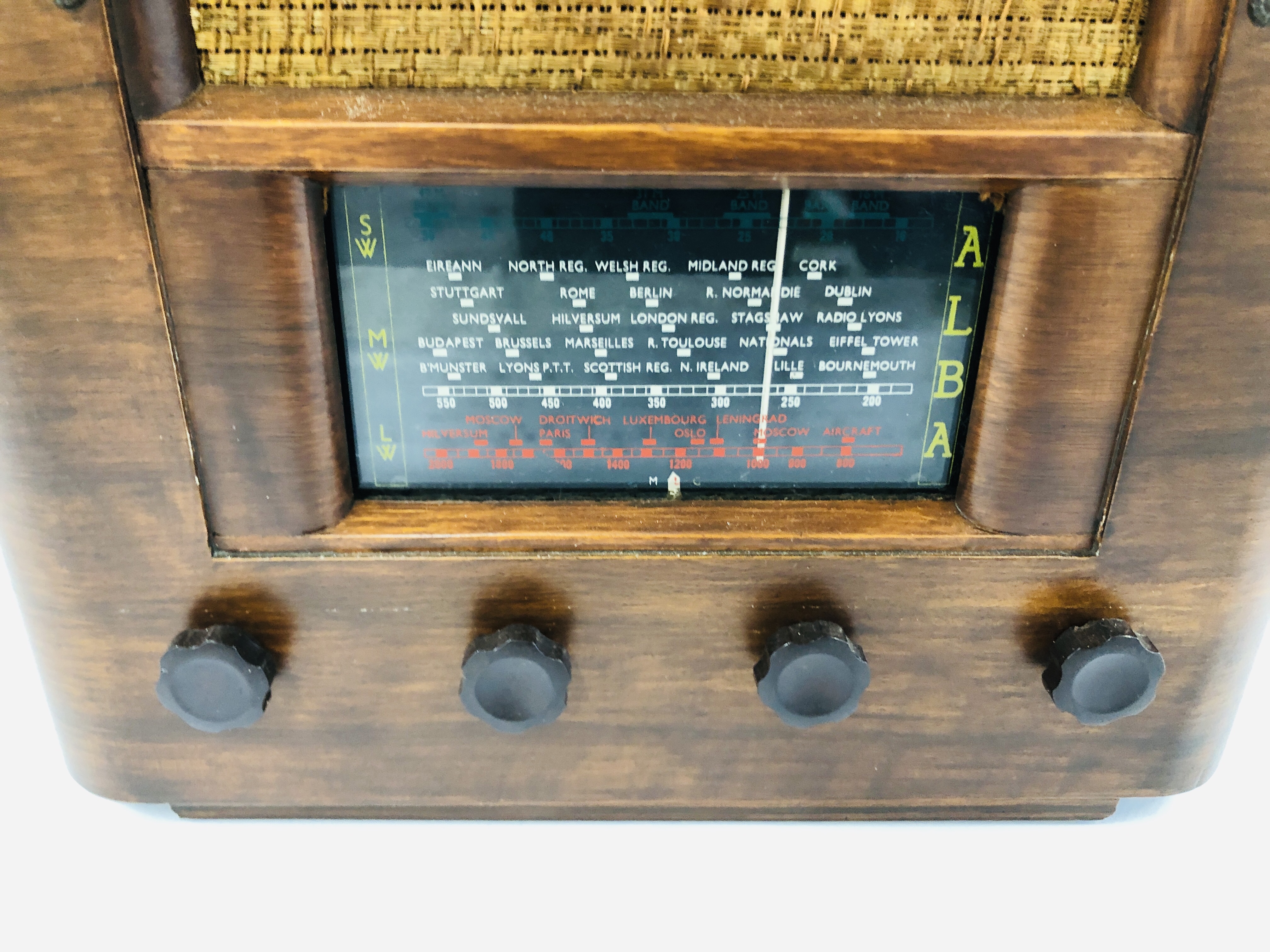 A VINTAGE ALBA RADIO - H 43CM X W 36CM X D 21CM - COLLECTORS ITEM ONLY - SOLD AS SEEN. - Image 3 of 6