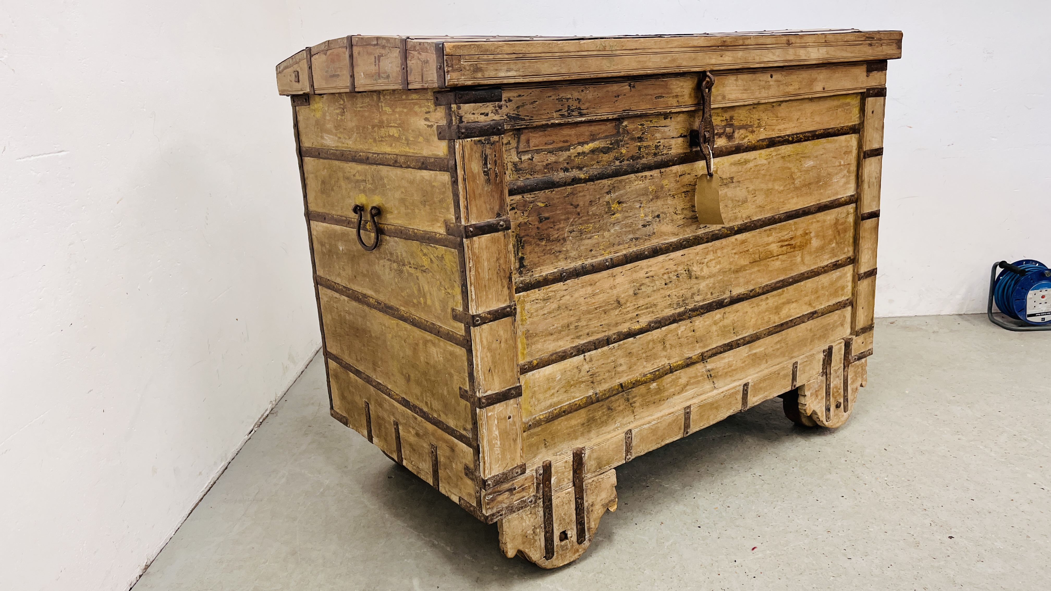 AN EXTREMELY LARGE RAJASTHANI 19th CENTURY DOWRY CHEST - 158CM W X 81CM D X 123CM H. - Image 6 of 30