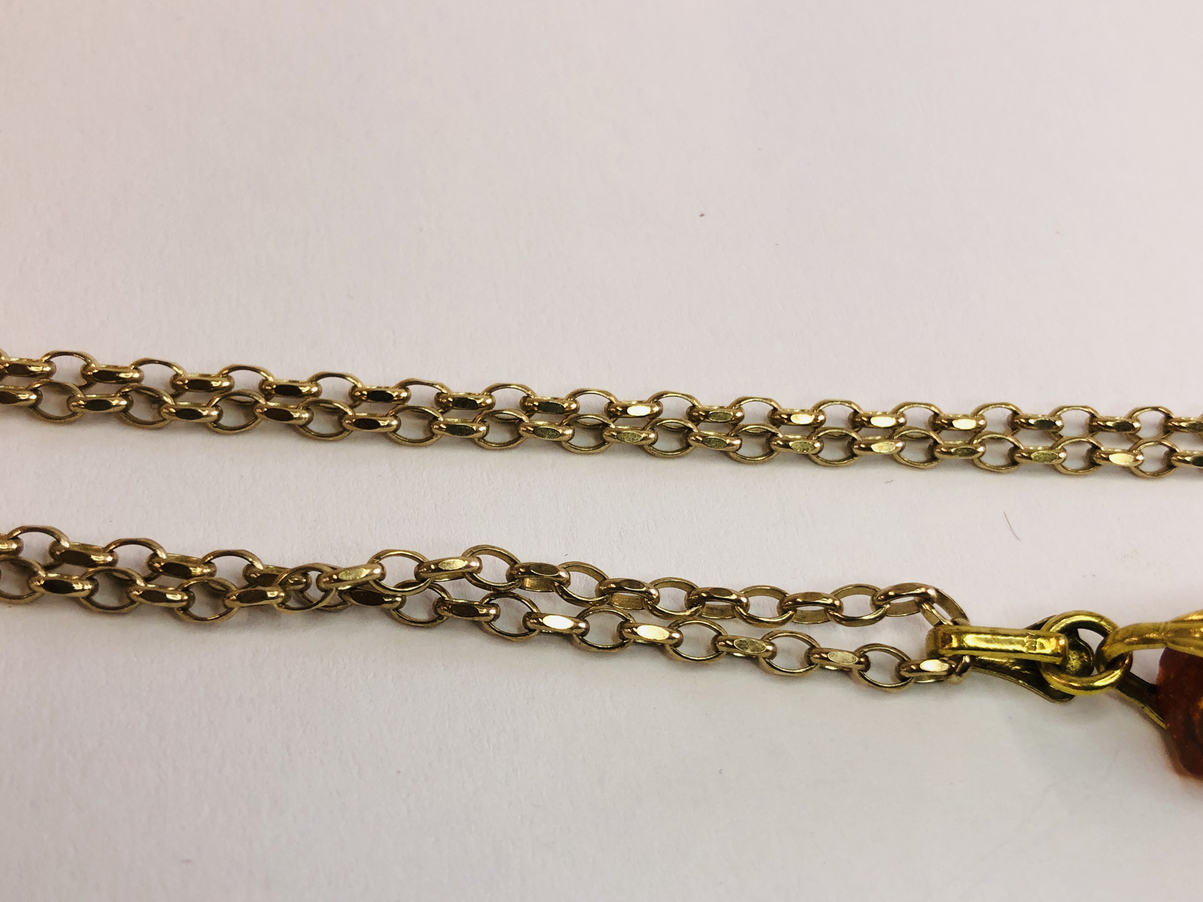 A 9CT GOLD BELCHER CHAIN ALONG WITH AN AMBER TYPE PENDANT L 70CM. - Image 8 of 12