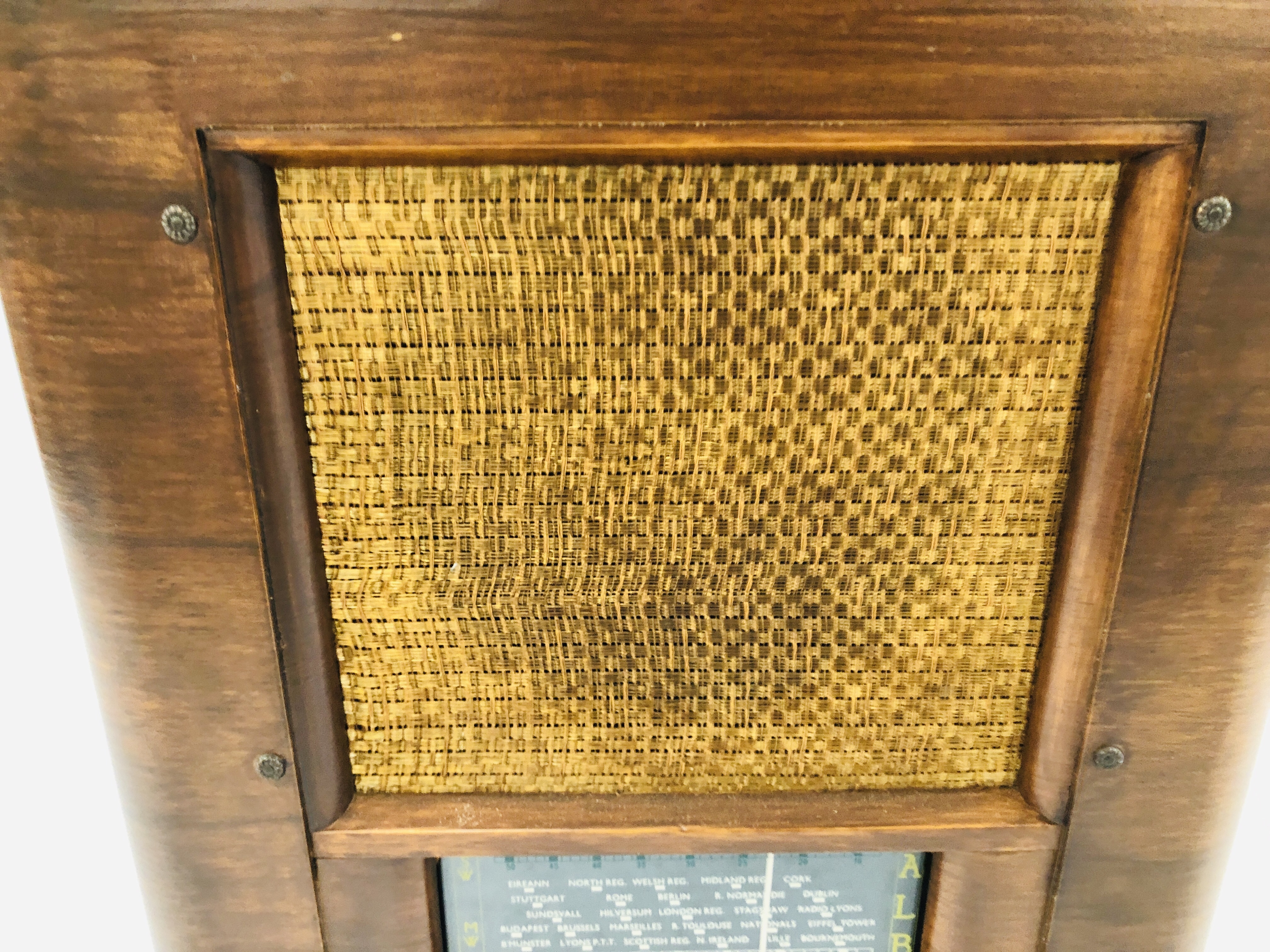 A VINTAGE ALBA RADIO - H 43CM X W 36CM X D 21CM - COLLECTORS ITEM ONLY - SOLD AS SEEN. - Image 2 of 6