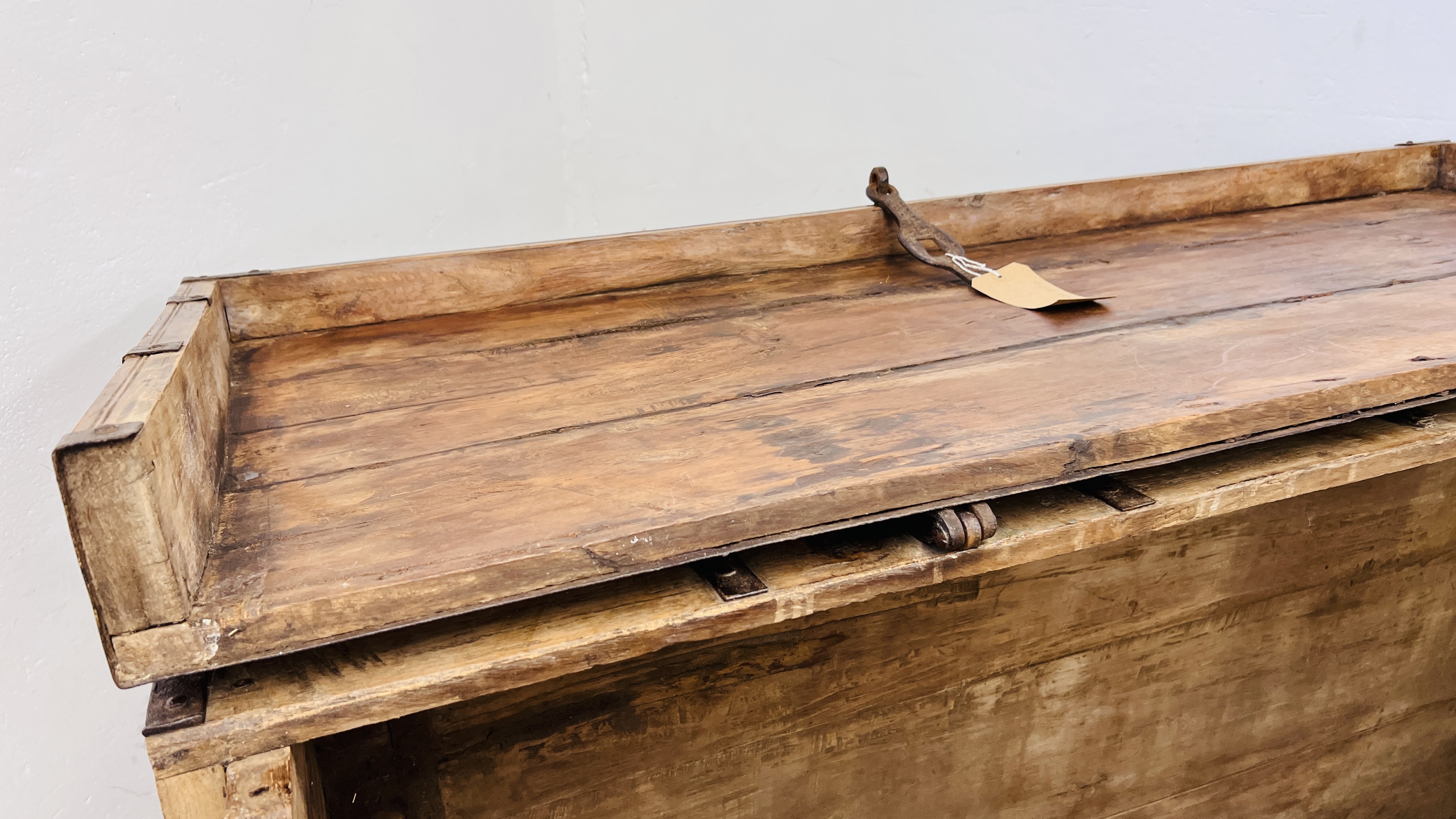 AN EXTREMELY LARGE RAJASTHANI 19th CENTURY DOWRY CHEST - 158CM W X 81CM D X 123CM H. - Image 25 of 30