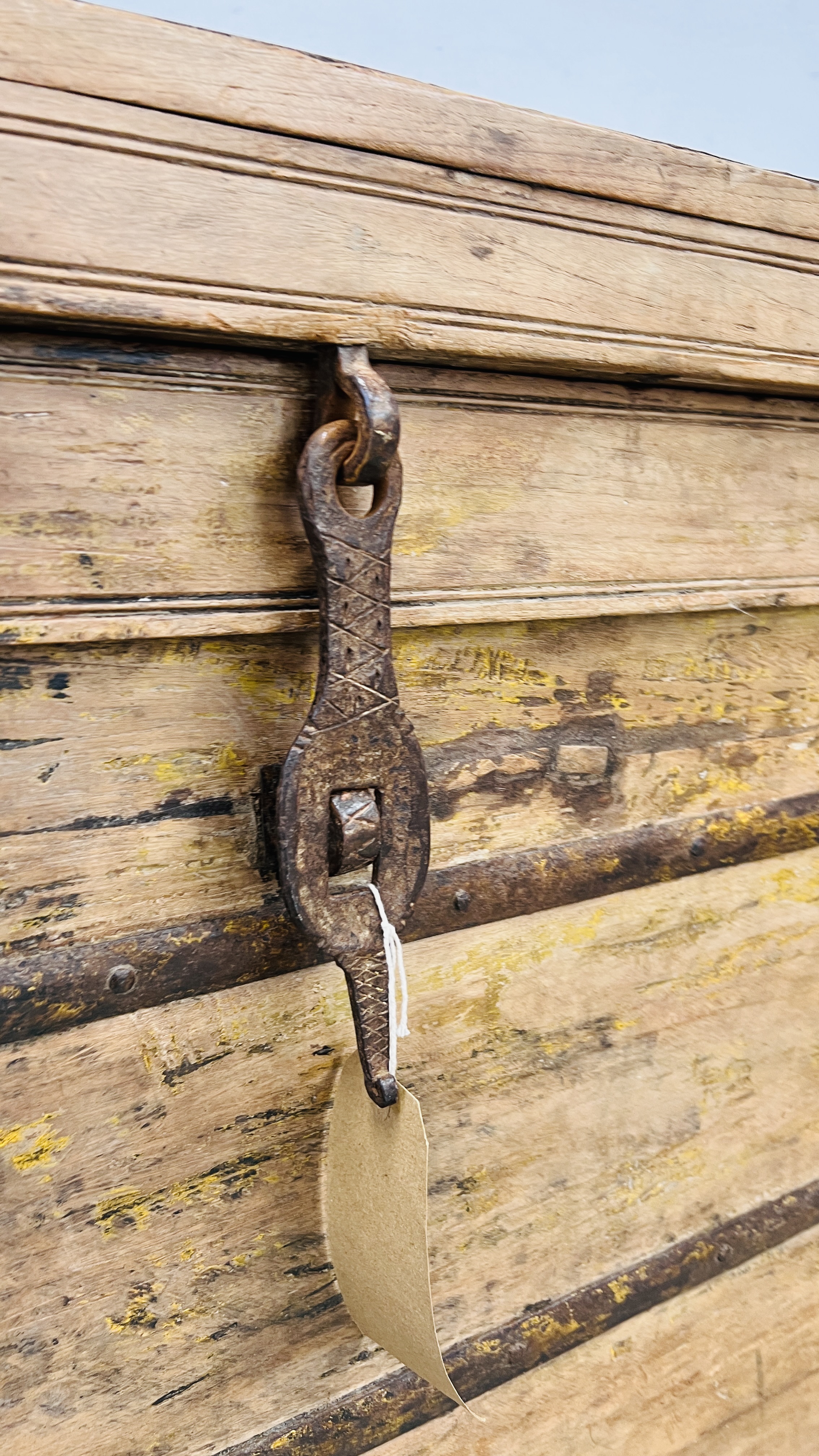 AN EXTREMELY LARGE RAJASTHANI 19th CENTURY DOWRY CHEST - 158CM W X 81CM D X 123CM H. - Image 12 of 30