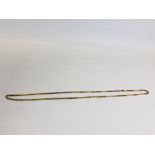 A 9CT GOLD SQUARE LINK AND BATON NECKLACE LENGTH 77CM.