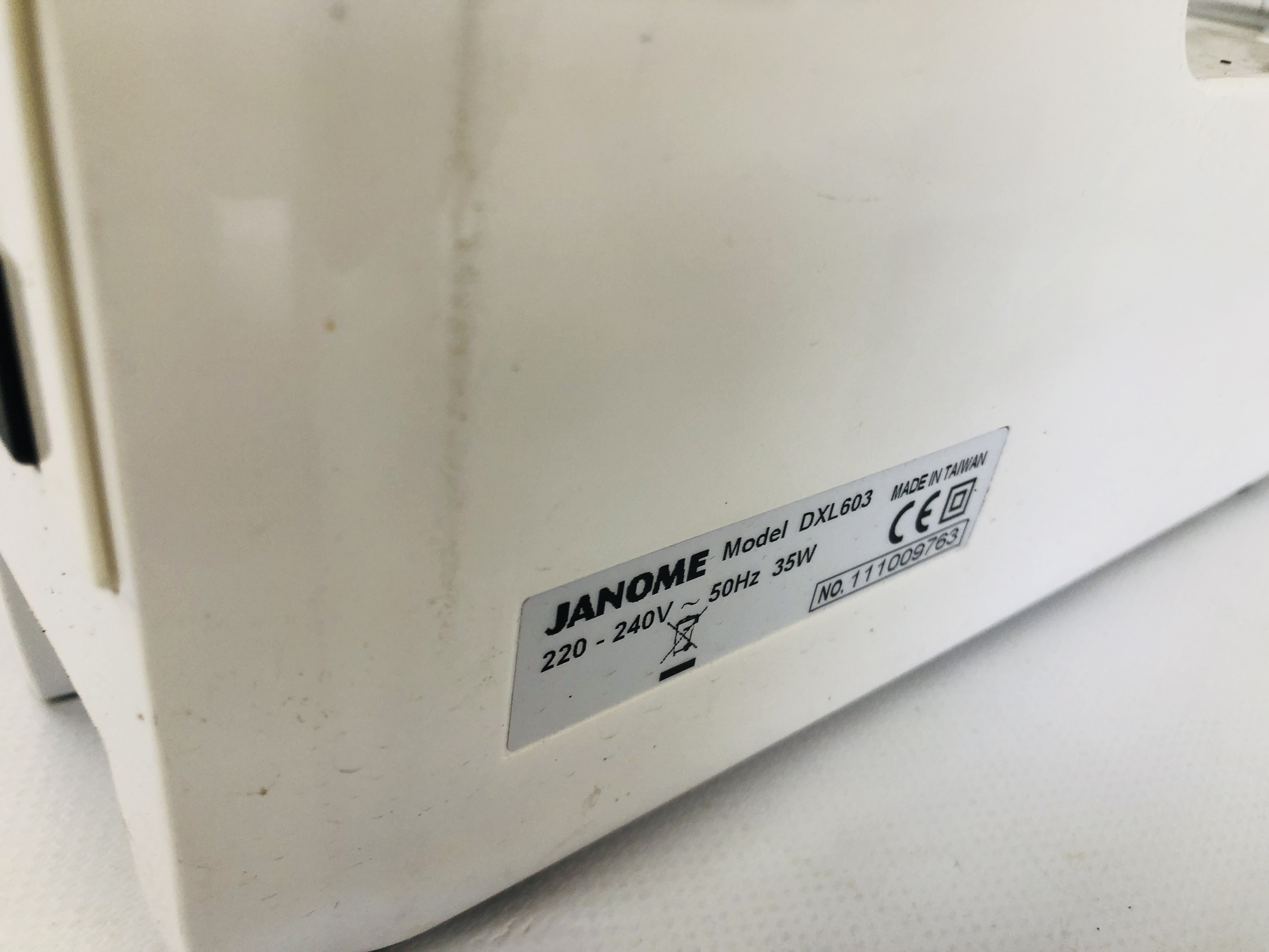 JANOME D X L 603 SEWING MACHINE - NO CABLE INCLUDED - SOLD AS SEEN. - Image 5 of 5