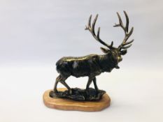 (R) CAST STAG FIGURE - WOODEN BASE