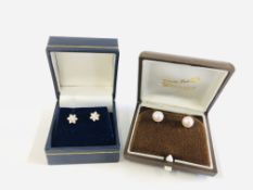 TWO PAIRS OF 9CT GOLD STUD EARRINGS, STONE SET AND PEARL EARRINGS.