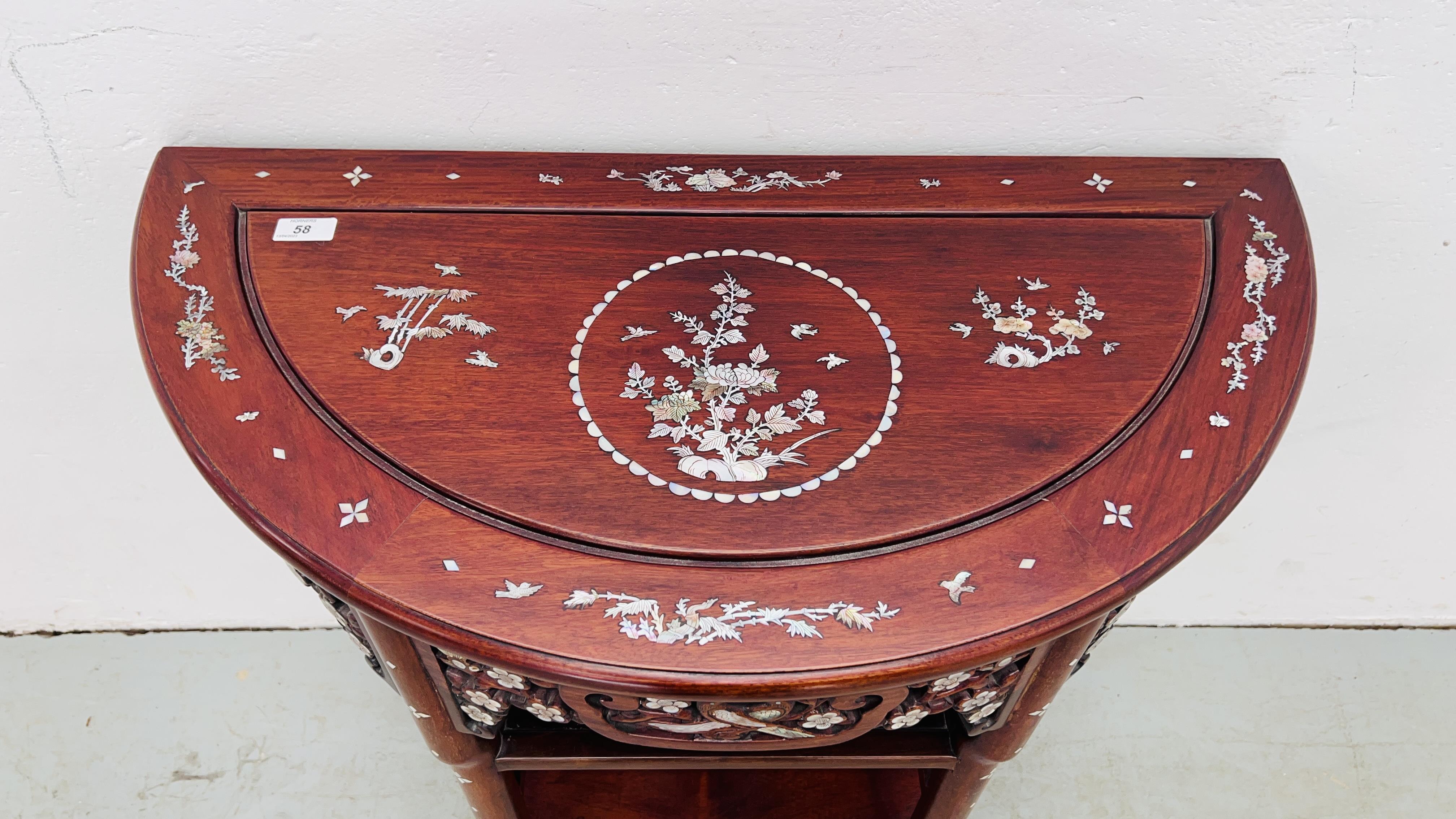 AN ORIENTAL HARDWOOD AND MOTHER OF PEARL INLAID SIDE TABLE WITH SHELF BELOW. - Image 2 of 9