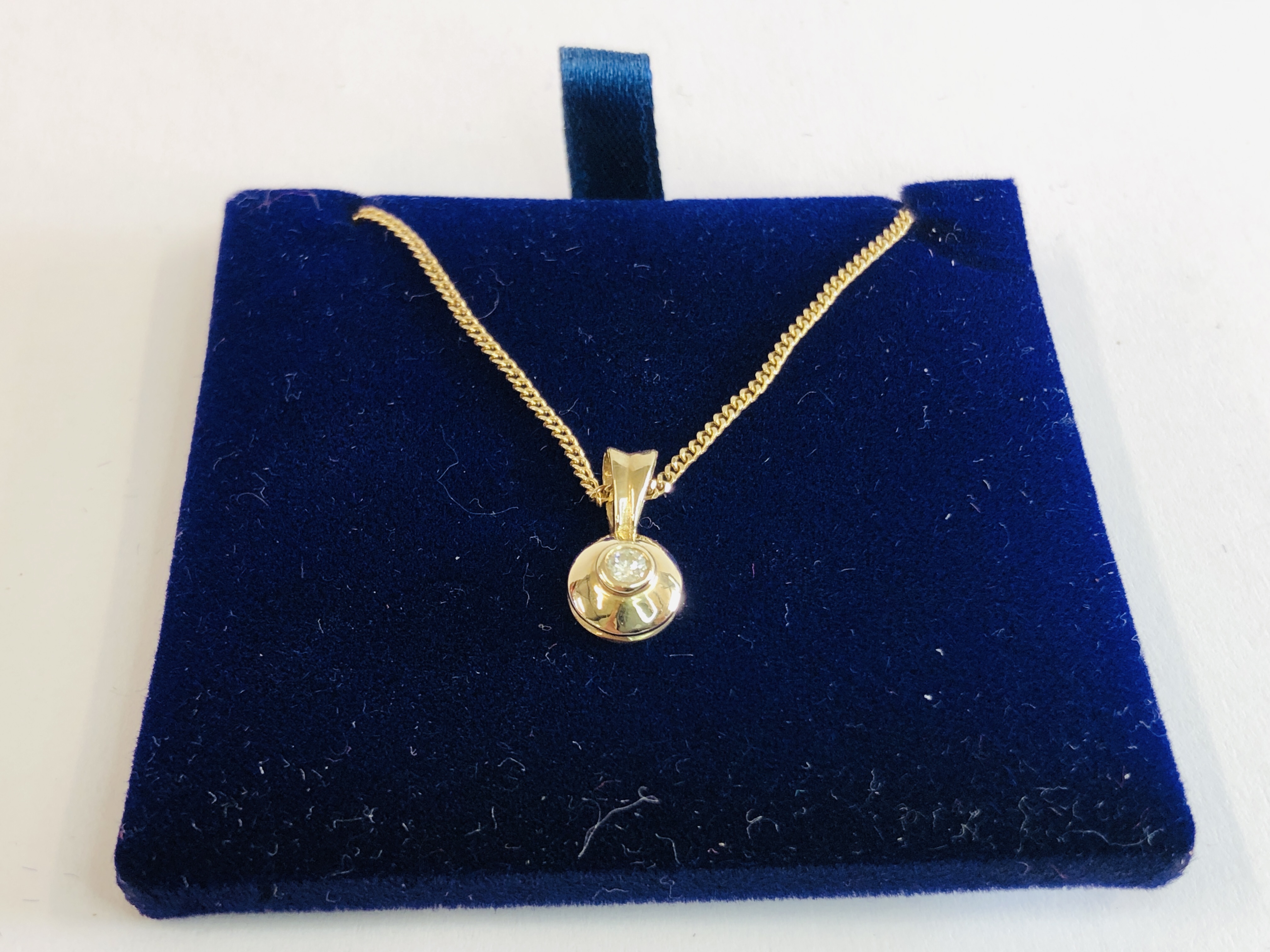 A 9CT GOLD DIAMOND PENDANT & CHAIN. - Image 2 of 10