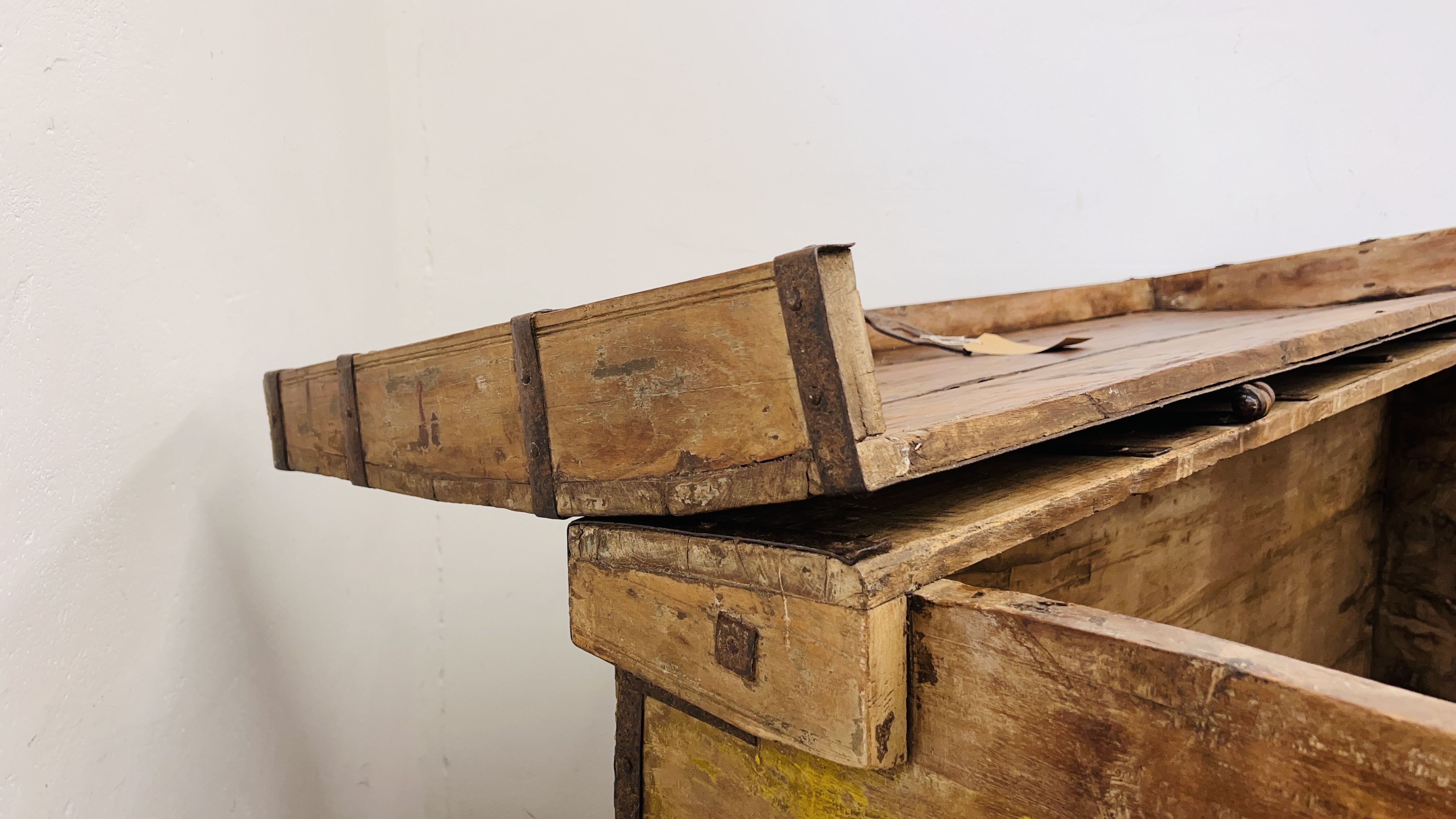 AN EXTREMELY LARGE RAJASTHANI 19th CENTURY DOWRY CHEST - 158CM W X 81CM D X 123CM H. - Image 27 of 30