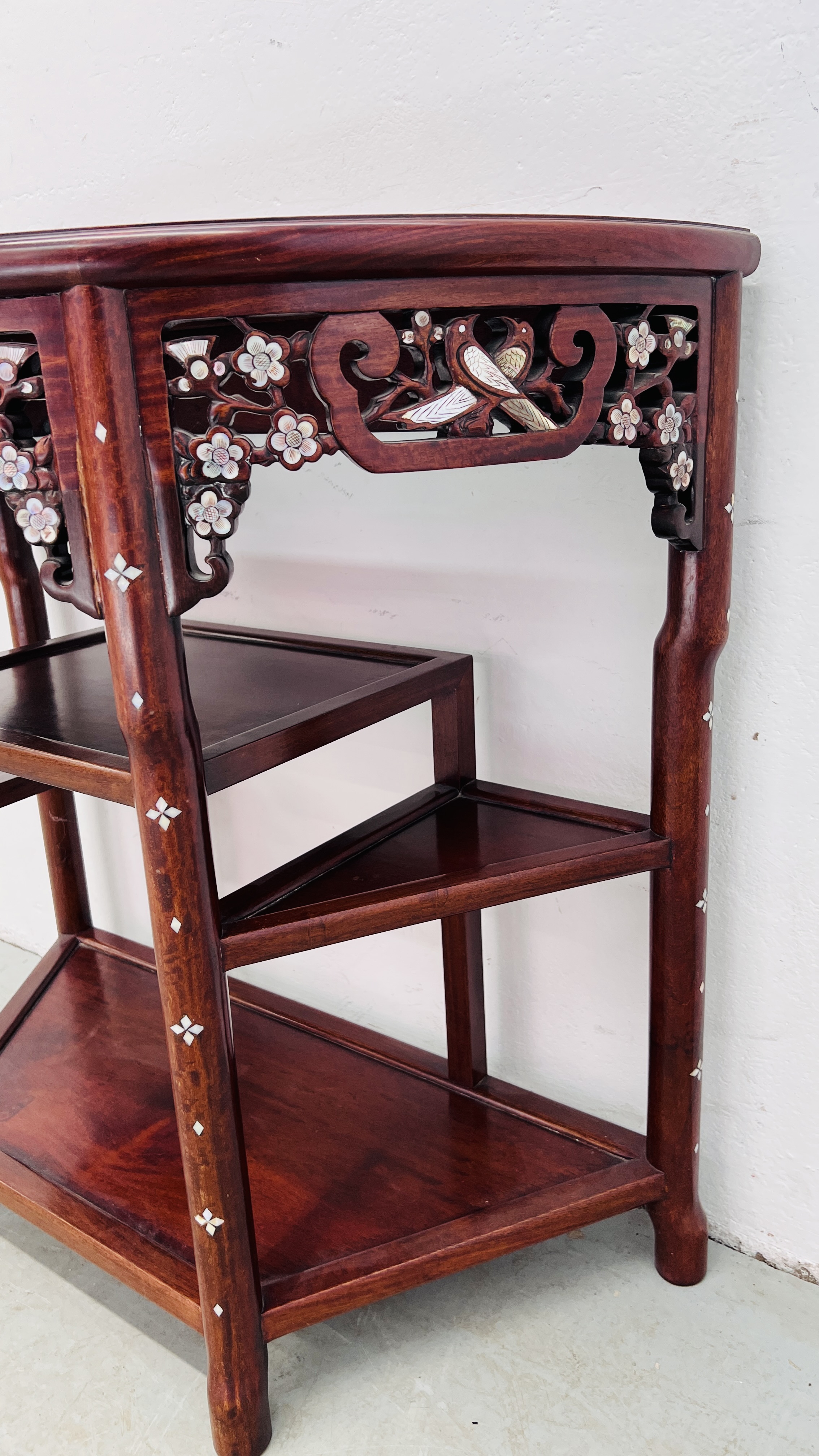 AN ORIENTAL HARDWOOD AND MOTHER OF PEARL INLAID SIDE TABLE WITH SHELF BELOW. - Image 6 of 9