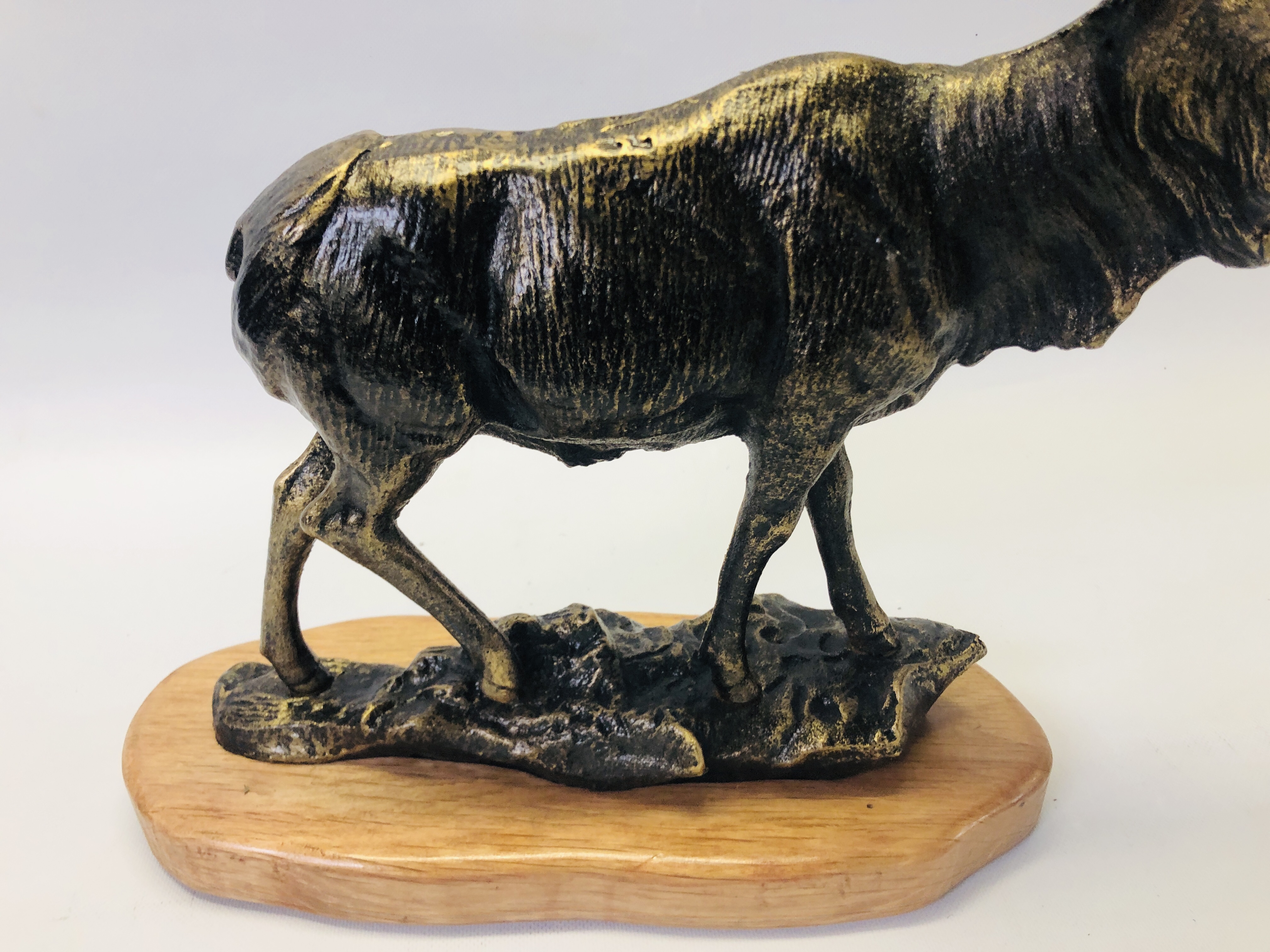 (R) CAST STAG FIGURE - WOODEN BASE - Image 3 of 4