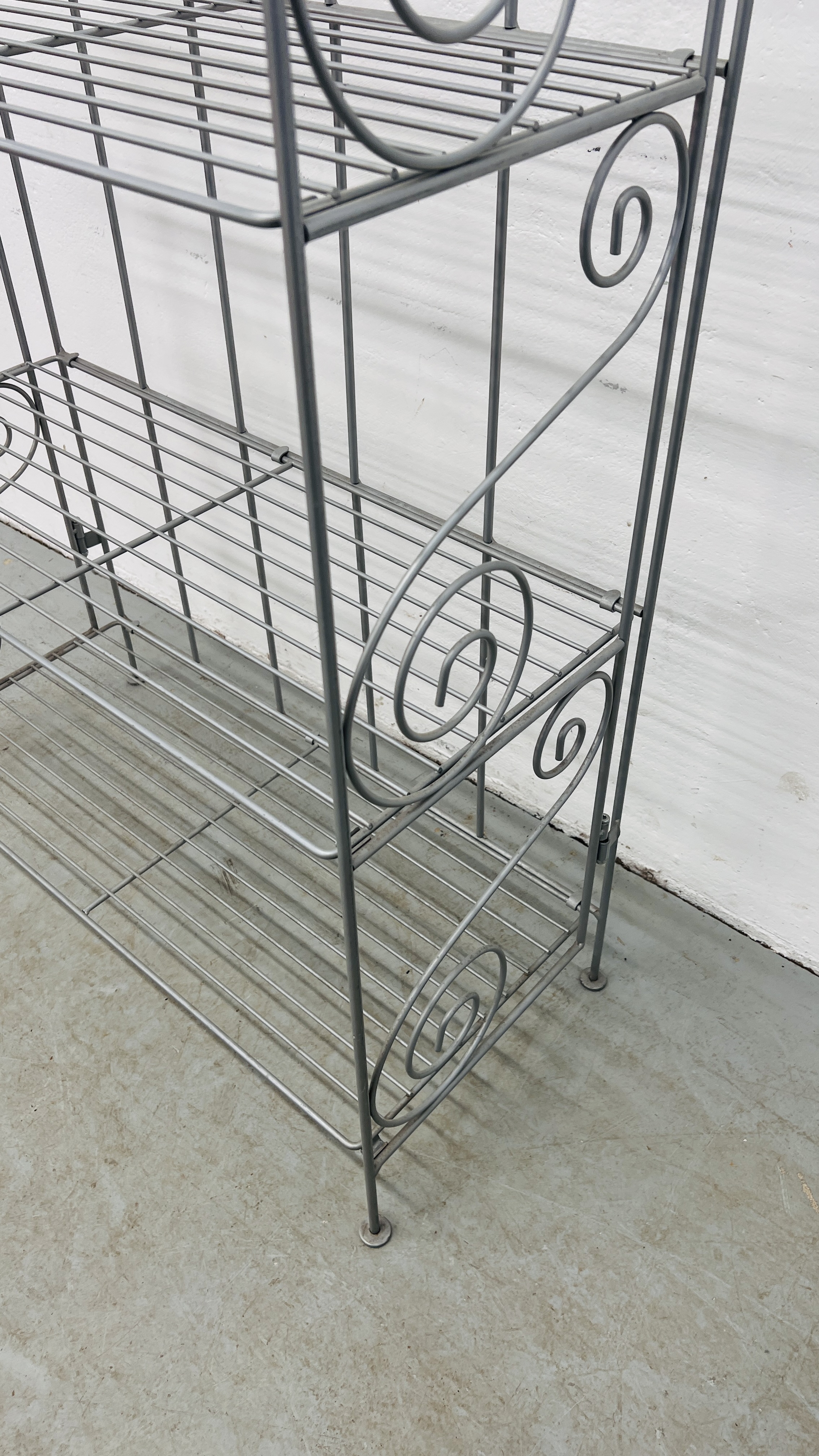 A MODERN METAL CRAFT 4 TIER STORAGE RACK. - Image 5 of 6