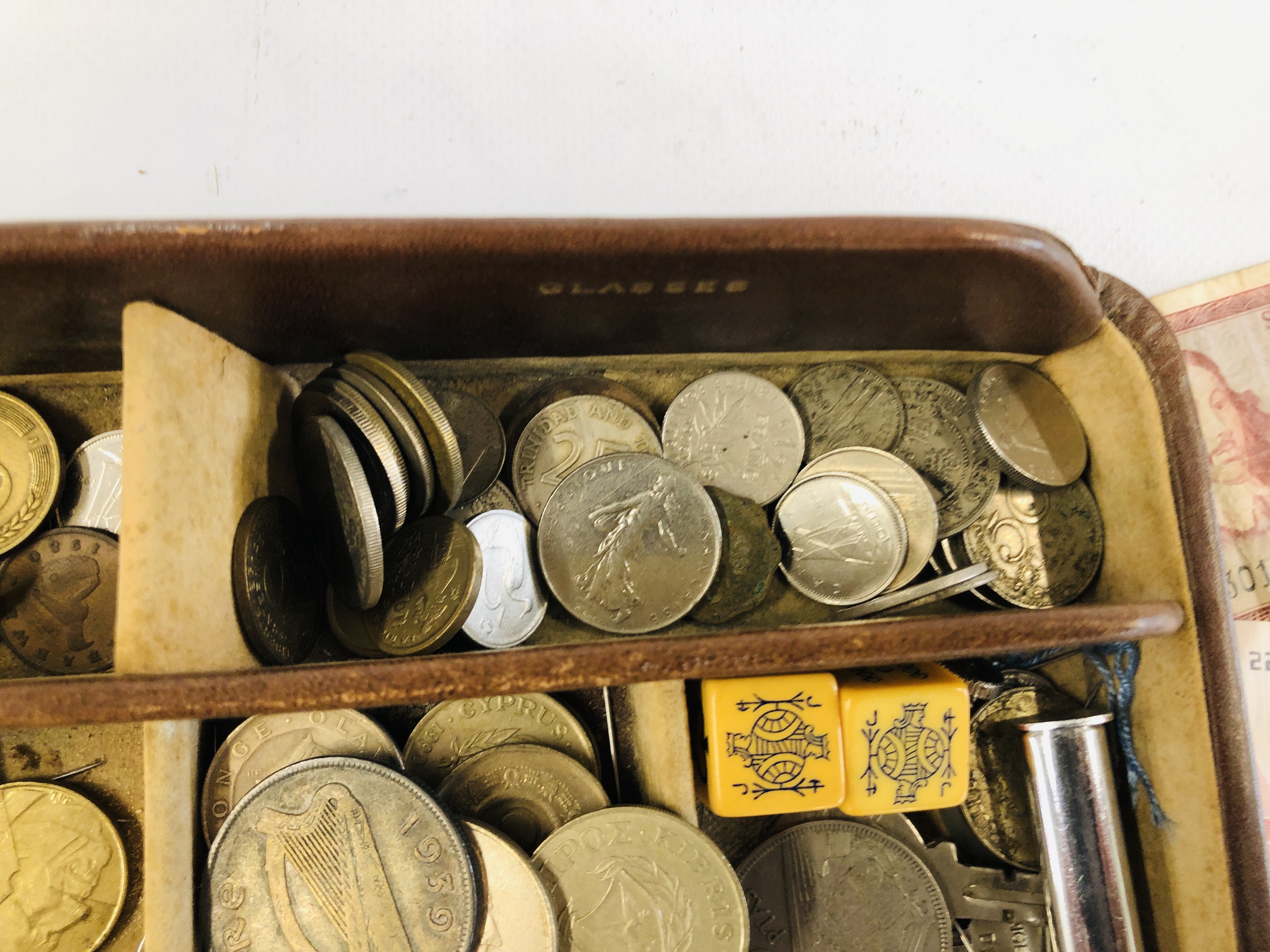 A TRAY OF MIXED COINAGE AND BANK NOTES. - Image 9 of 10