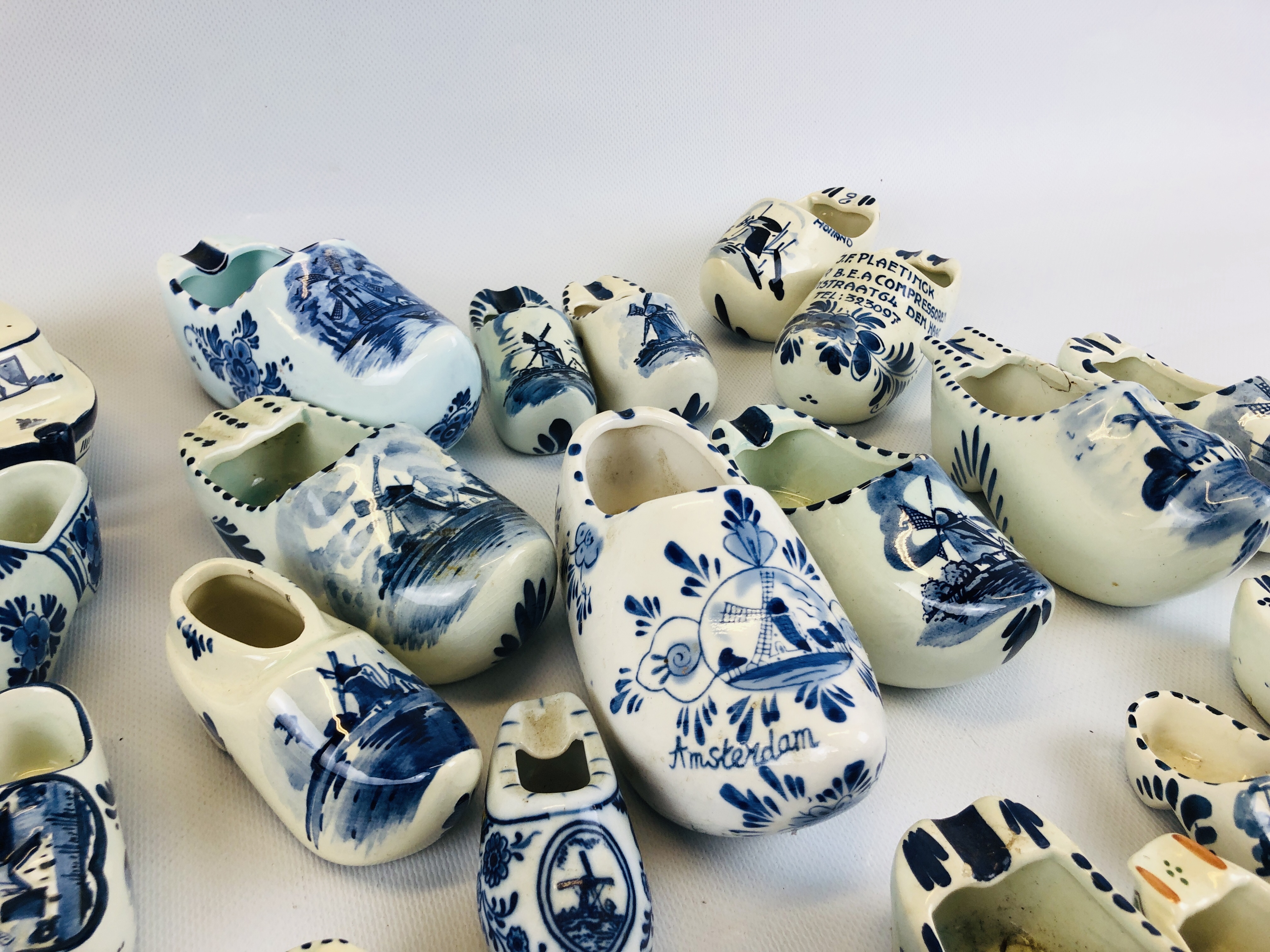 AN EXTENSIVE COLLECTION OF DELFT SINGLE CLOGS. - Image 9 of 9