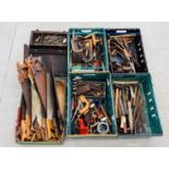 A COLLECTION OF VINTAGE HAND TOOLS INCLUDING WOOD WORKING, G-CLAMPS, PLANES, CHISELS, HAMMERS, SAWS,