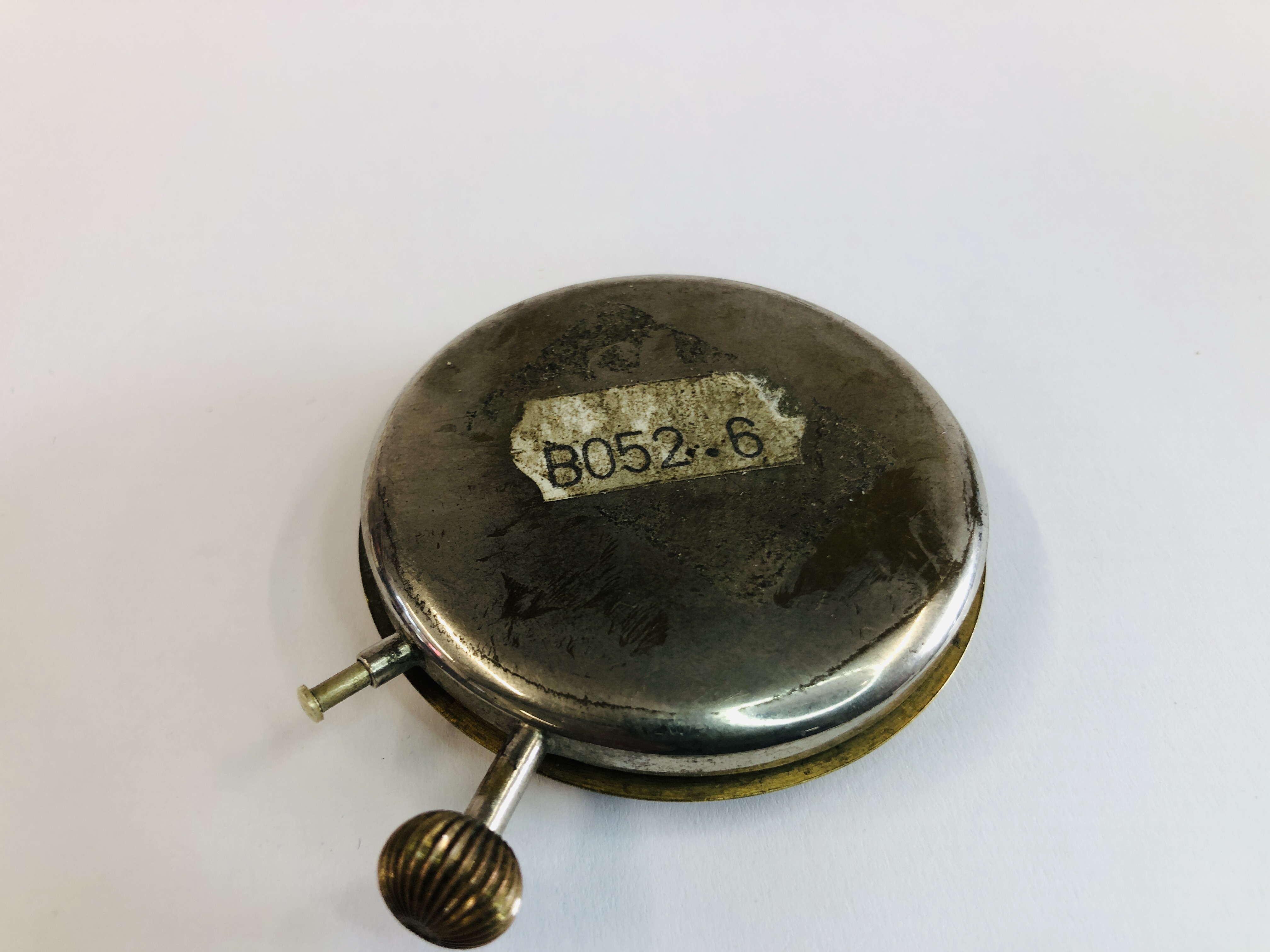 A VINTAGE SWISS MADE POCKET WATCH WITH ENAMEL DIAL. - Image 6 of 6