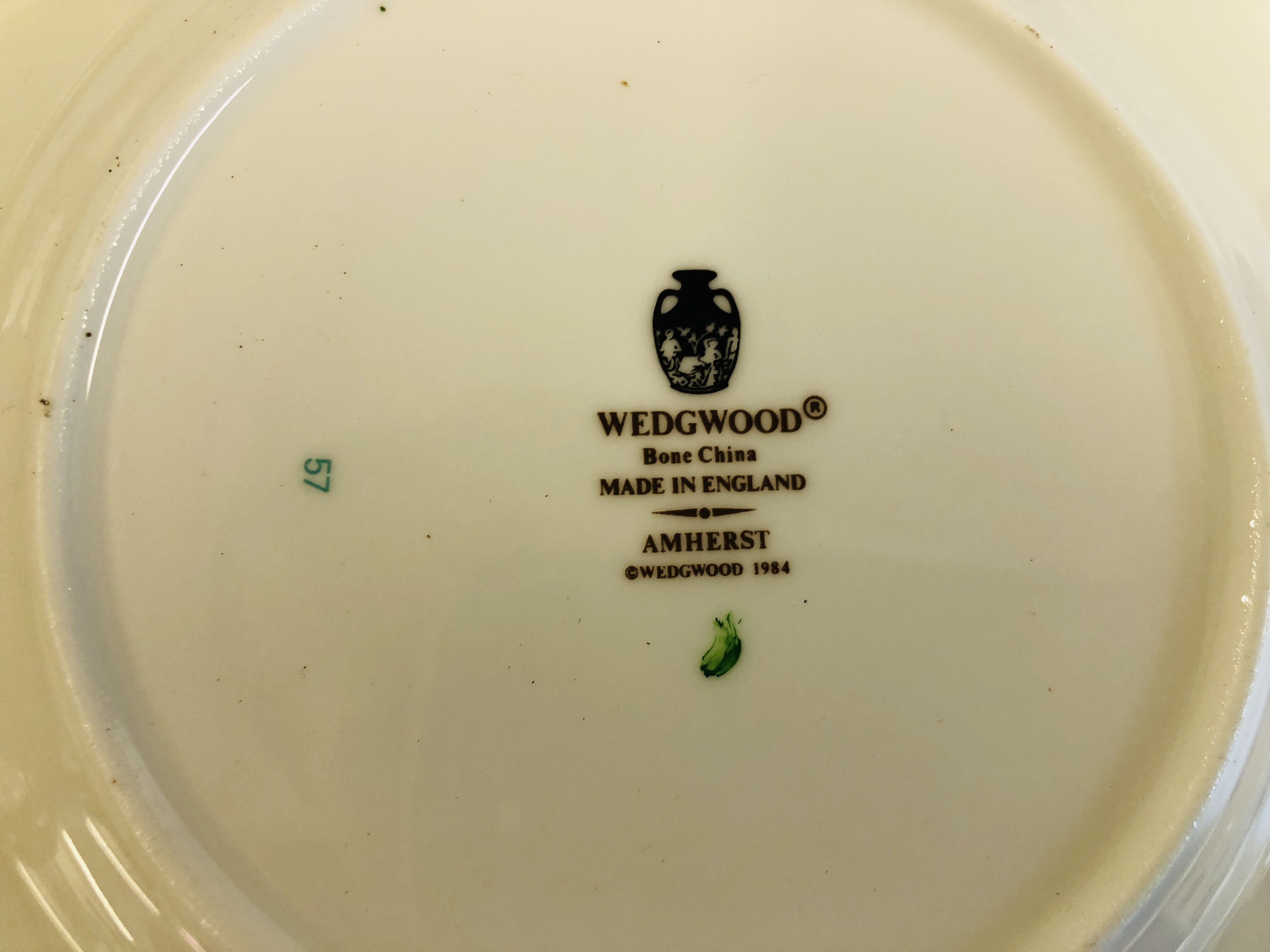 17 PIECES OF WEDGWOOD AMHERST DINNER AND COFFEE WARE INCLUDING CUPS, SAUCERS, - Image 3 of 8