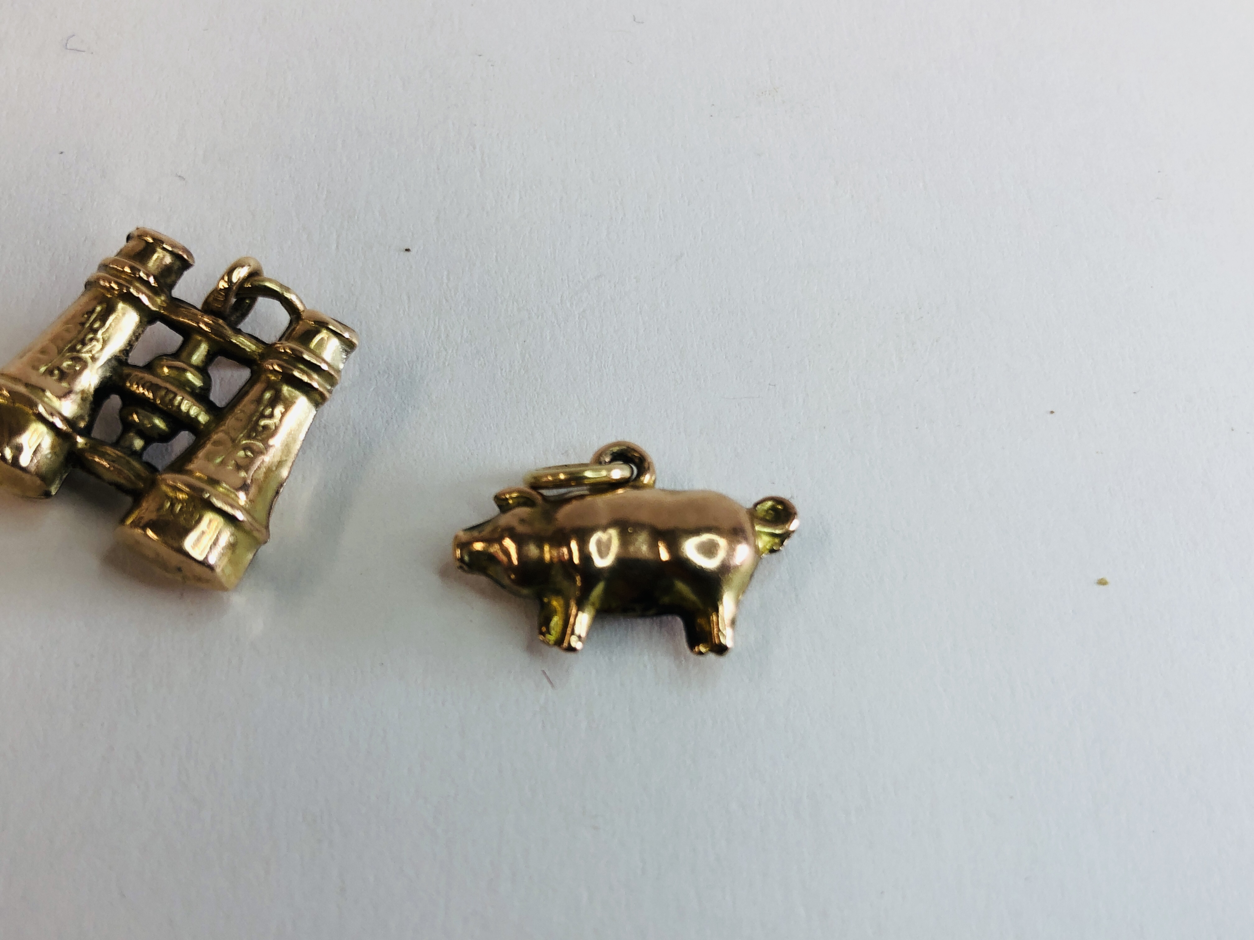 3 X ANTIQUE CHARMS TO INCLUDE 9CT GOLD, ROSE GOLD BINOCULARS, - Image 2 of 6