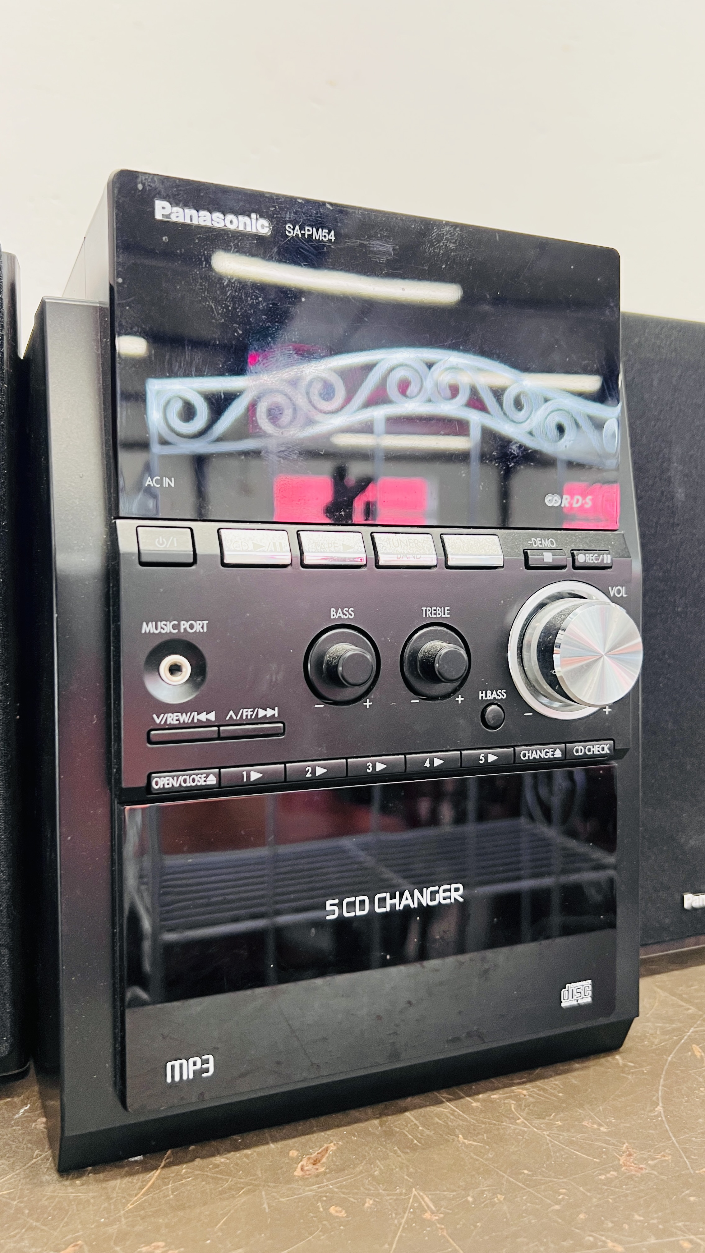 A PANASONIC 5 CD CHANGER HI-FI, MODEL SA-PM54 - SOLD AS SEEN. - Image 2 of 4