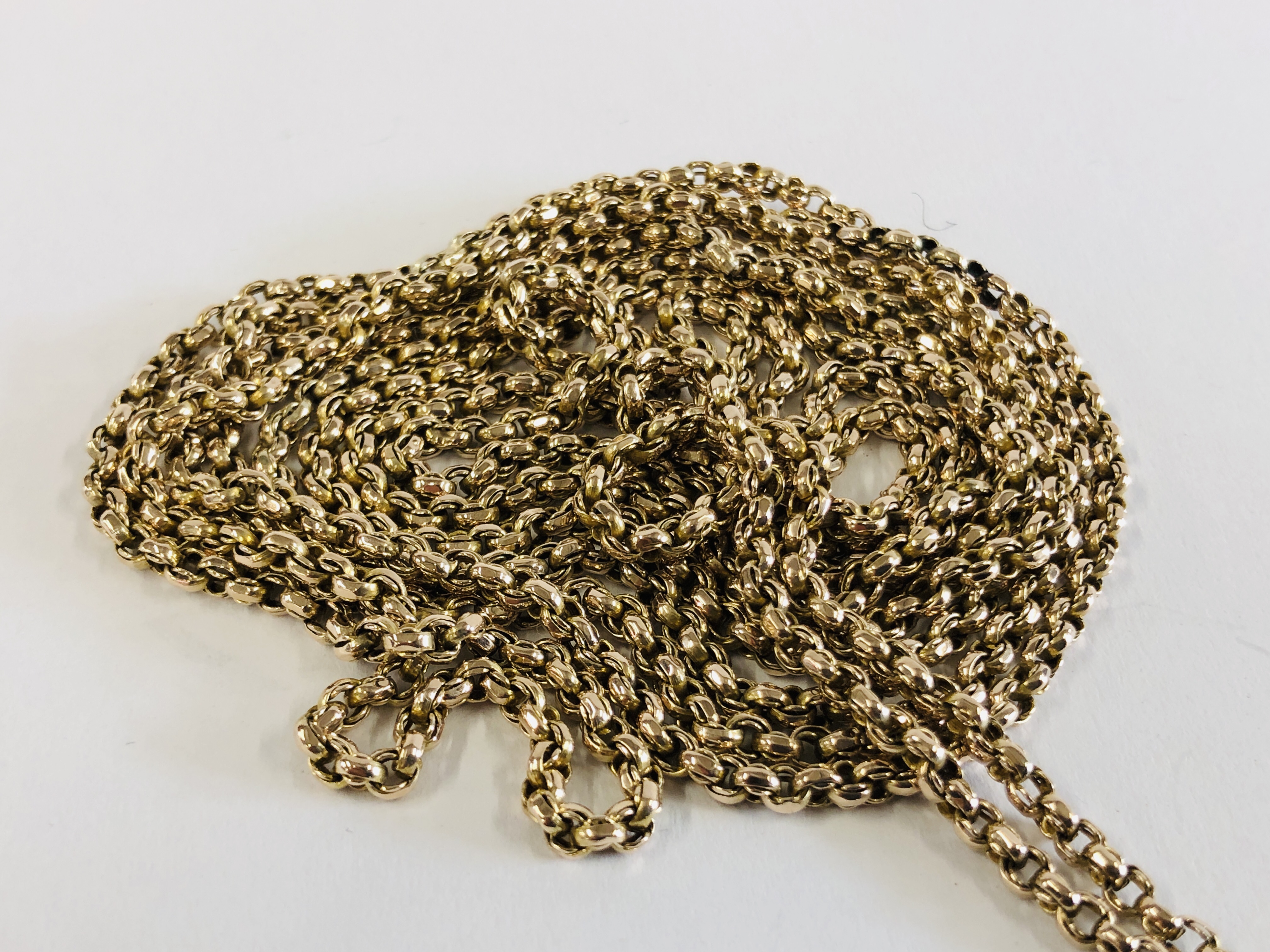 AN ANTIQUE 9CT GOLD FANCY LINK LONG GUARD CHAIN - 156CM. - Image 2 of 14