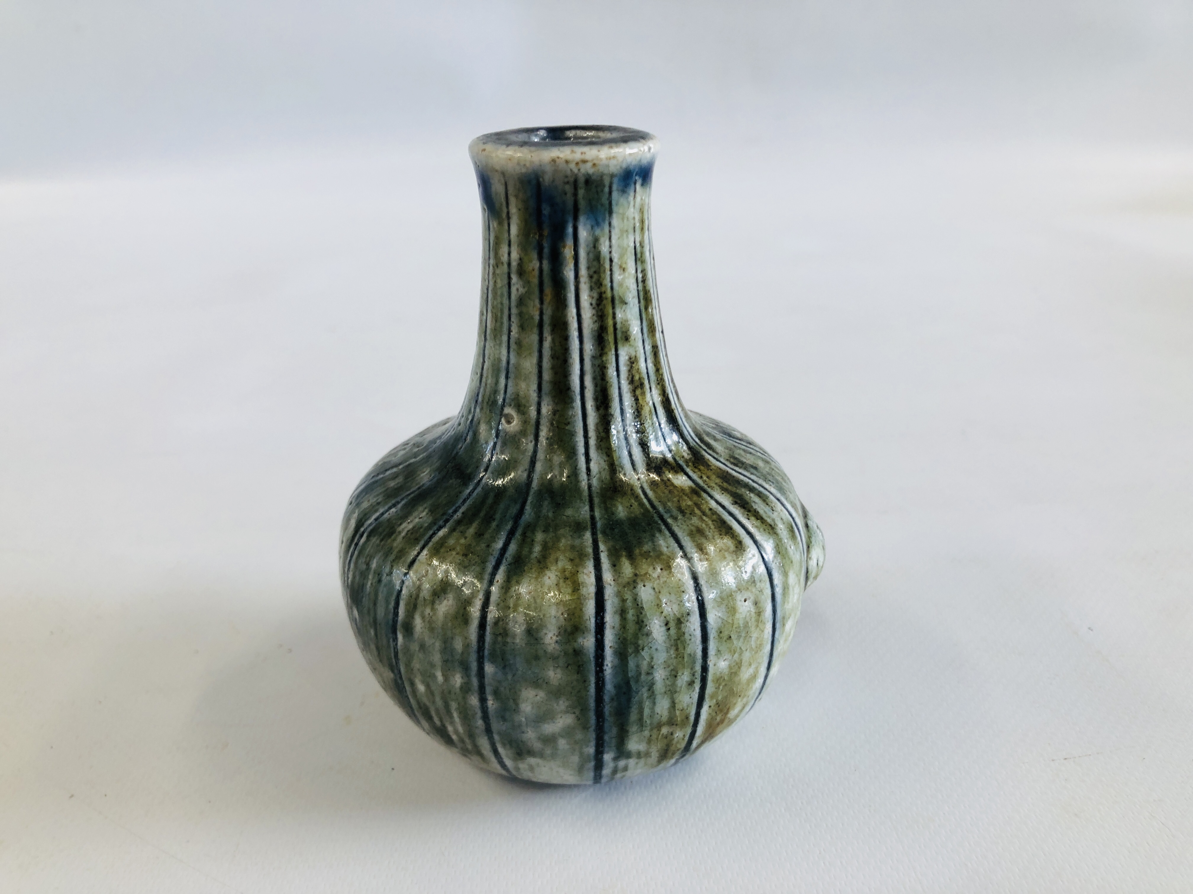TWO PIECES OF MARTIN BROS. STUDIO POTTERY ONION VASE A/F - HEIGHT 11. - Image 8 of 12
