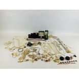 BOX OF ASSORTED COSTUME AND SILVER JEWELLERY TO INCLUDE SIMULATED PEARLS, STRATTON COMPACTS,
