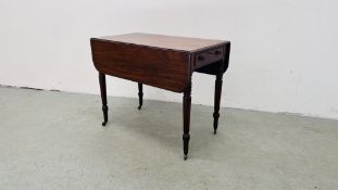 A VICTORIAN MAHOGANY PEMBROKE TABLE H 73CM X L 91CM X W52CM.