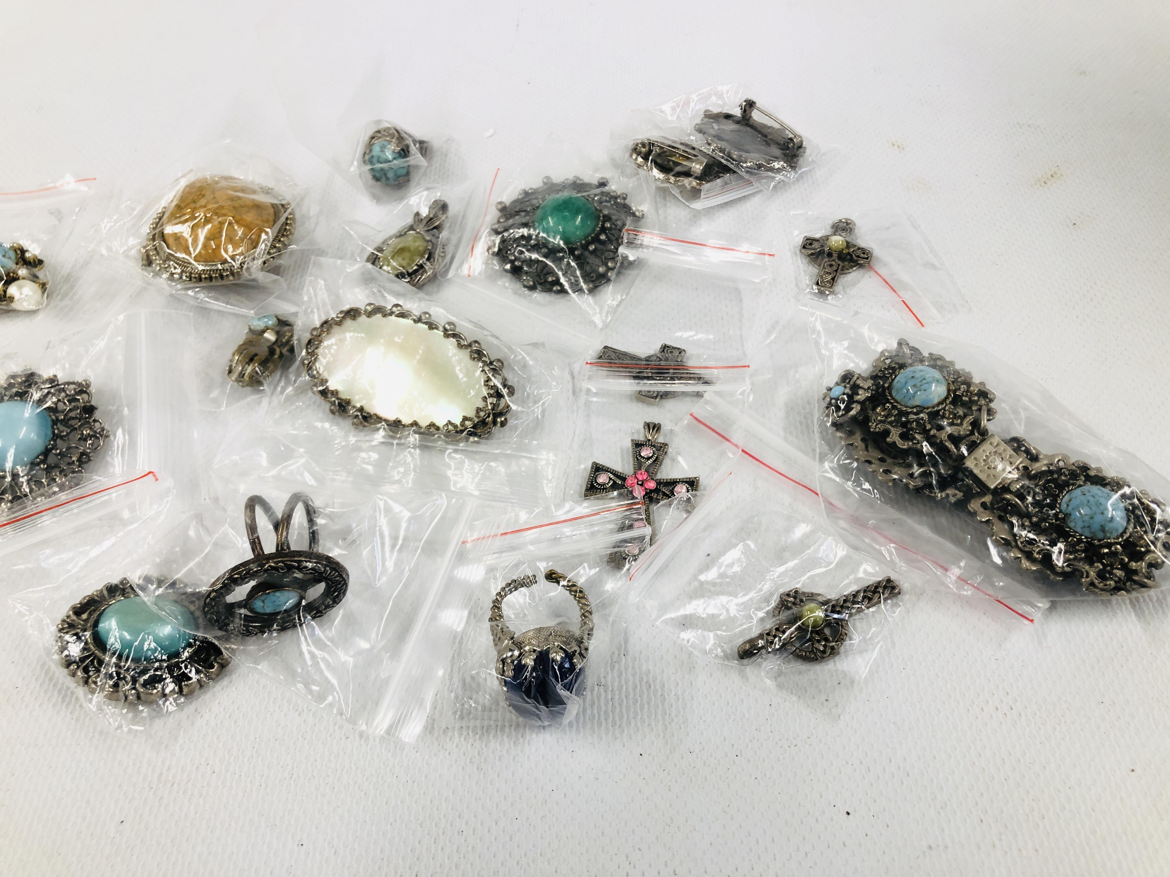 VINTAGE AND RETRO SILVER TONE BROOCHES, RINGS AND PENDANTS ETC. - Image 5 of 5