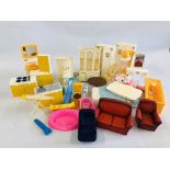 A LARGE BOX CONTAINING A QUANTITY OF VINTAGE ACCESSORIES AND FURNITURE TO INCLUDE SINDY.