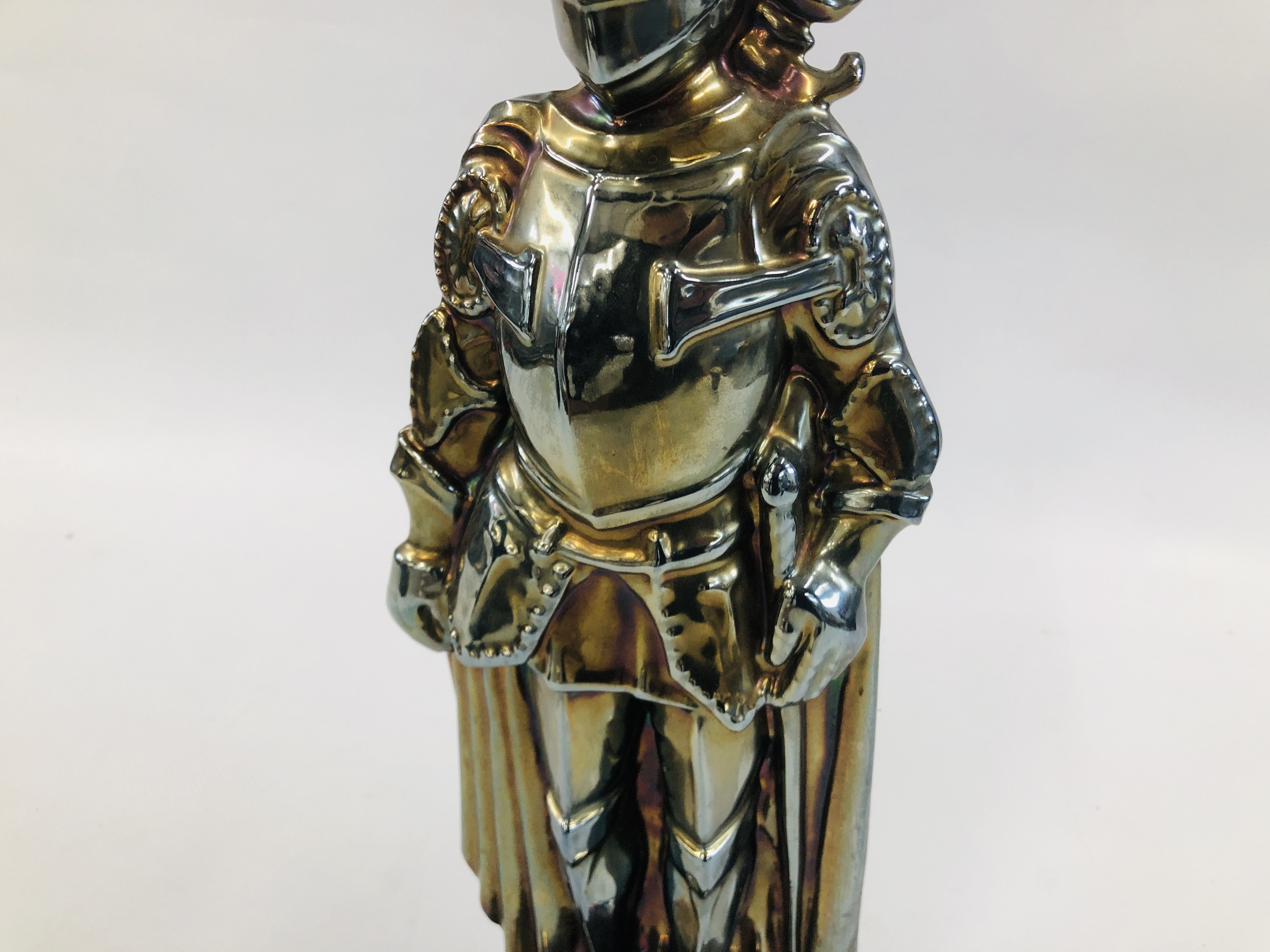 A VINTAGE STYLE CAST NOVELTY KNIGHT FIRE COMPANION SET, H 52CM. - Image 3 of 5