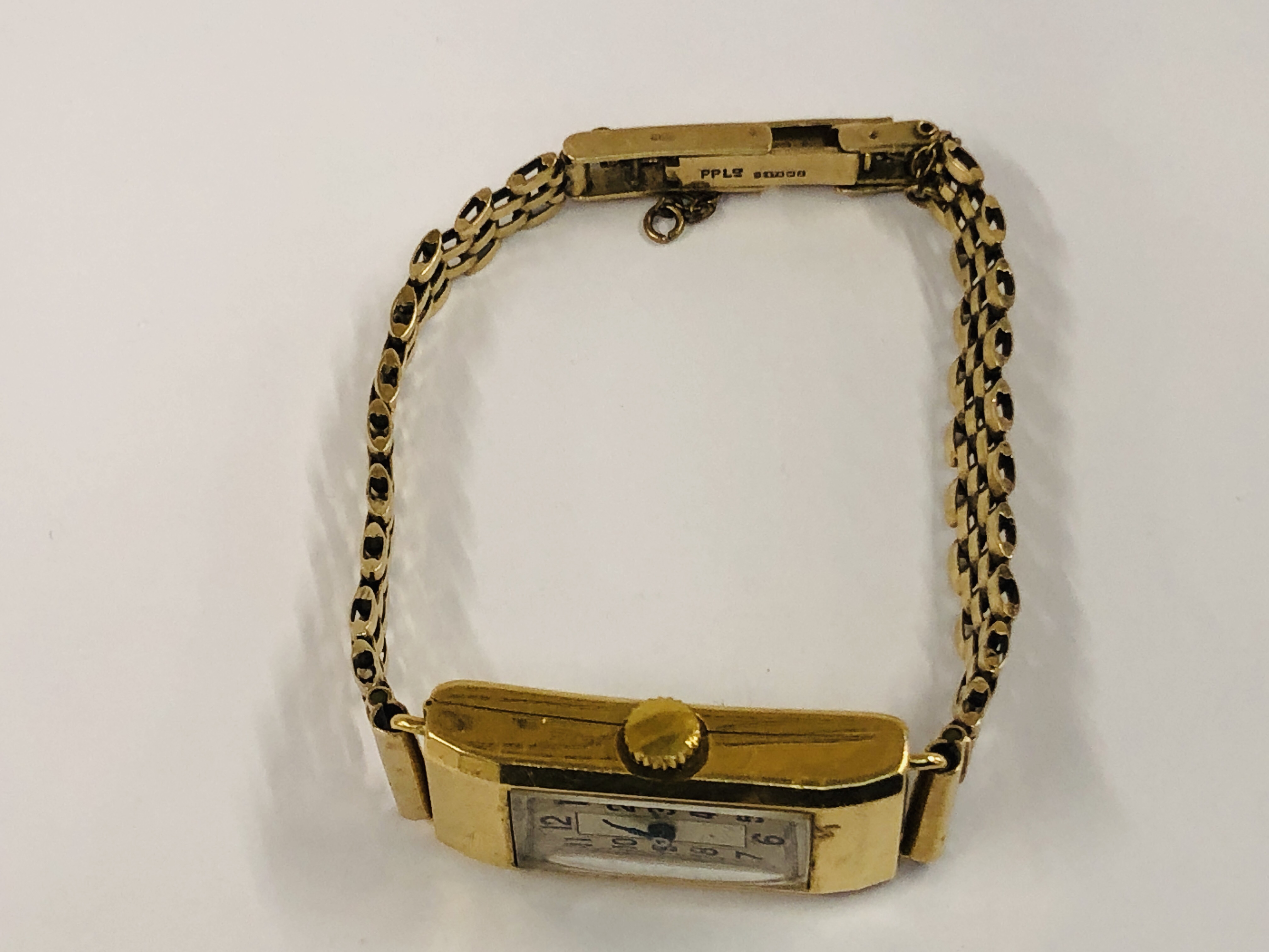 A LADIES 18CT GOLD CASED COCKTAIL WATCH WITH SWISS MOVEMENT ON 9CT GOLD BRACELET. - Image 39 of 44