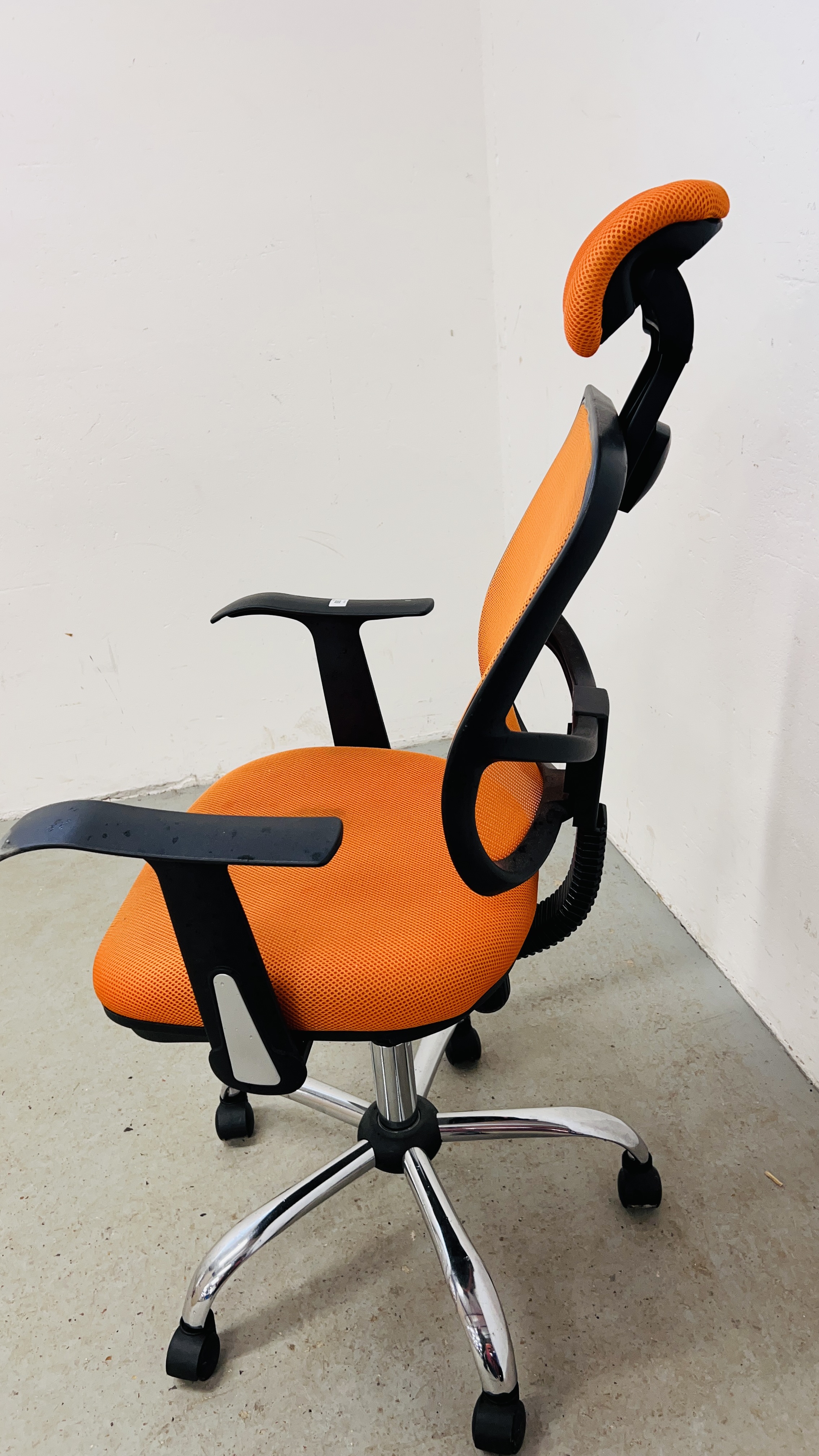 EXECUTIVE HOME OFFICE CHAIR. - Image 5 of 5