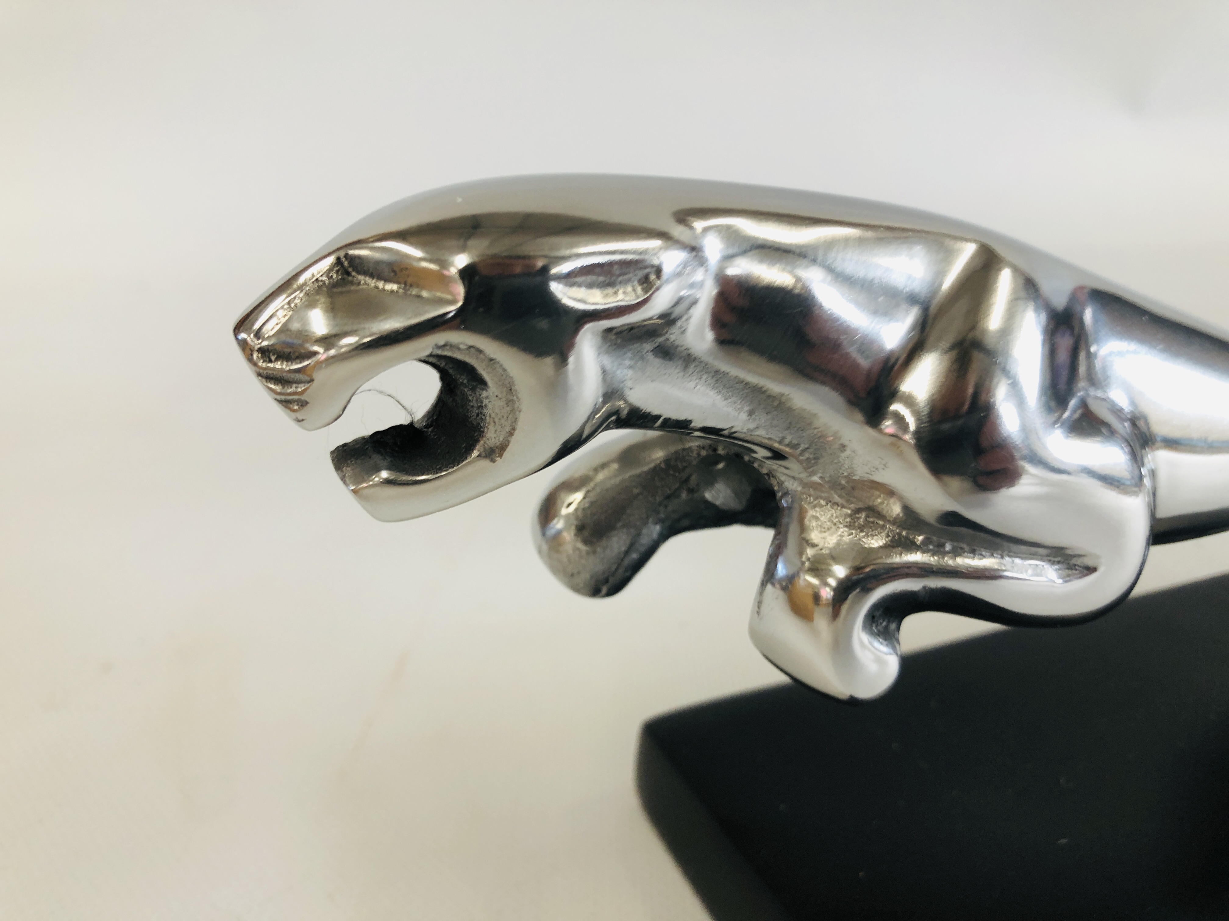 (R) POLISHED ALUMINIUM JAGUAR - Image 2 of 3