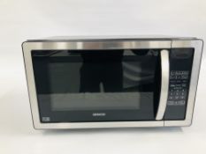 A KENWOOD 900W MICROWAVE OVEN IN GOOD WORKING ORDER - SOLD AS SEEN.