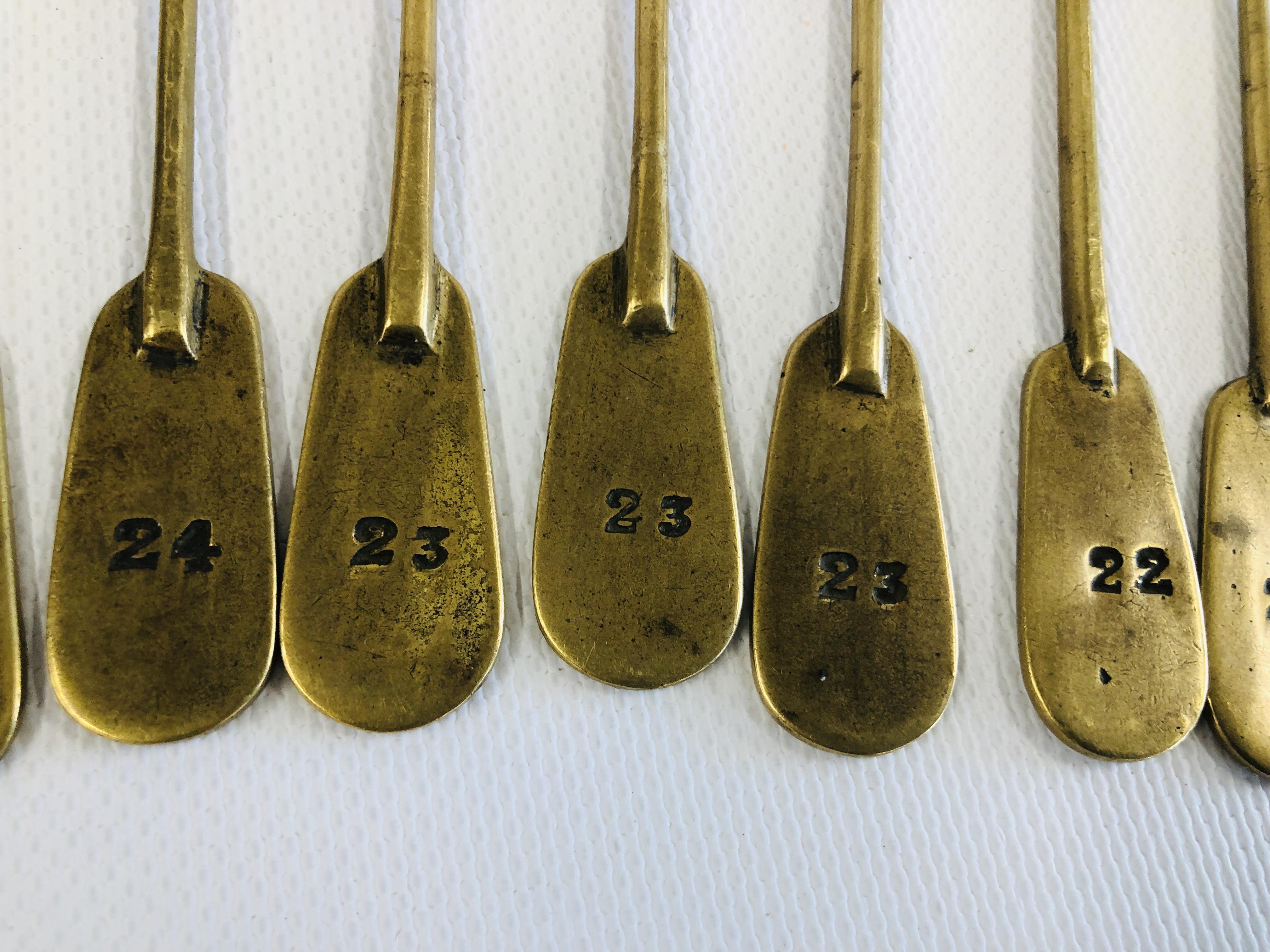 A COLLECTION OF 19 VINTAGE BRASS SEED MEASURES ALL IMPRESSED WITH "BLAKE & MACKENZIE LTD LIVERPOOL" - Image 9 of 10