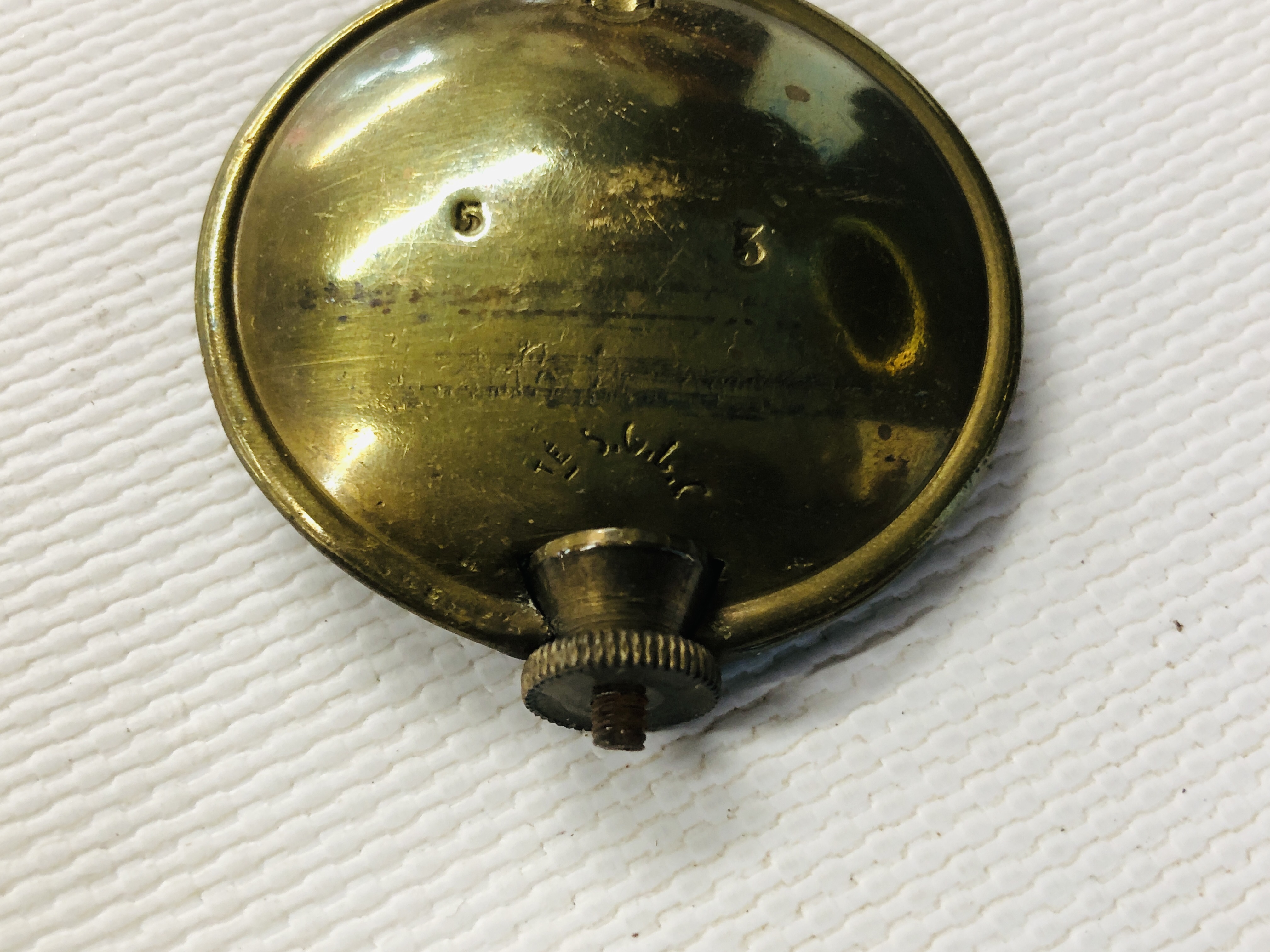 SLATE MANTEL CLOCK WITH MARBLE INLAID DETAIL, THE MOVEMENT STAMPED G.B WITH PENDULUM AND KEY. - Image 9 of 9