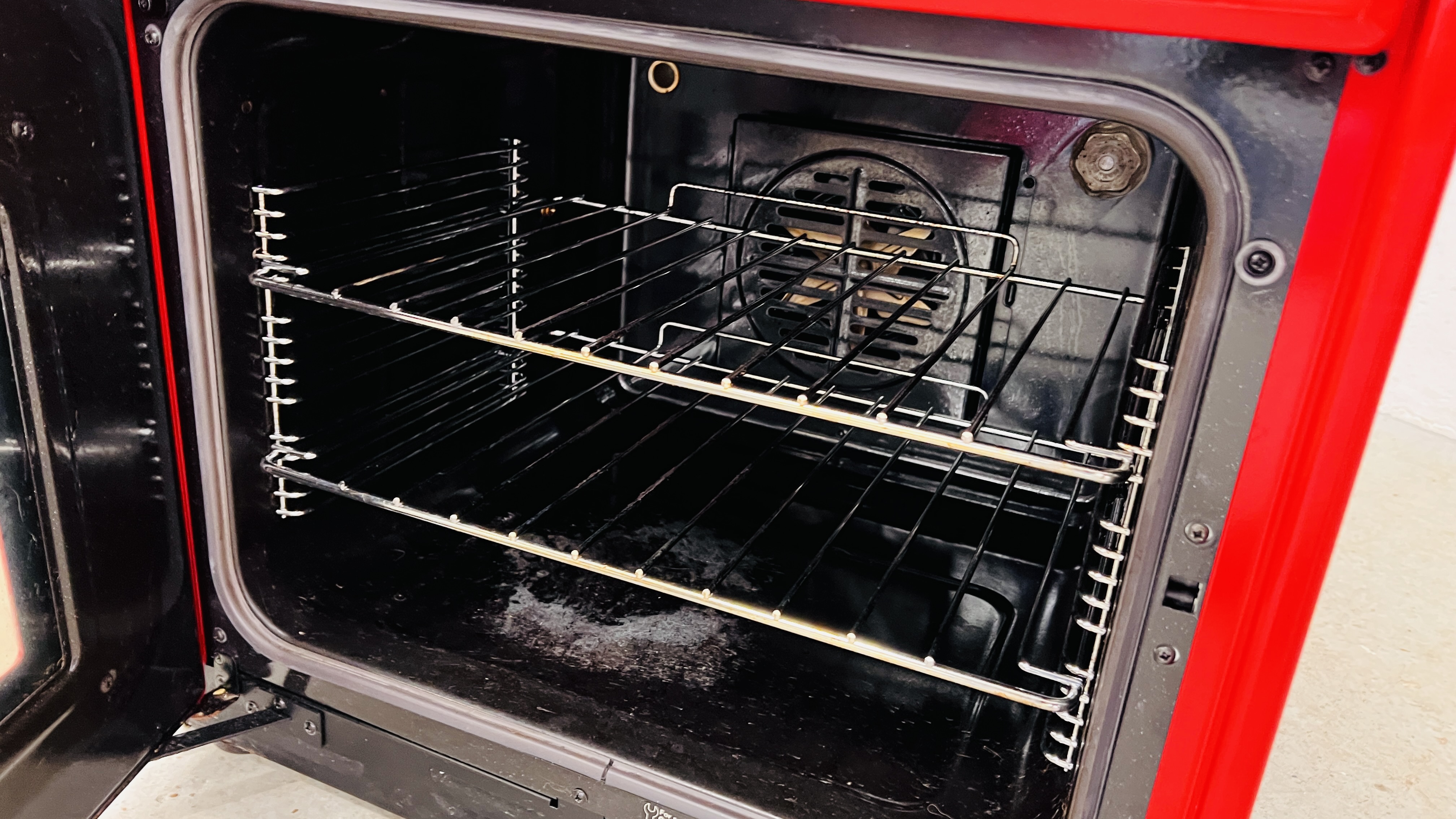 A BELLING "FARMHOUSE" MAINS GAS HOB, ELECTRIC SLOT IN COOKER FINISHED IN "HOT JALAPENO" RED, - Image 9 of 11