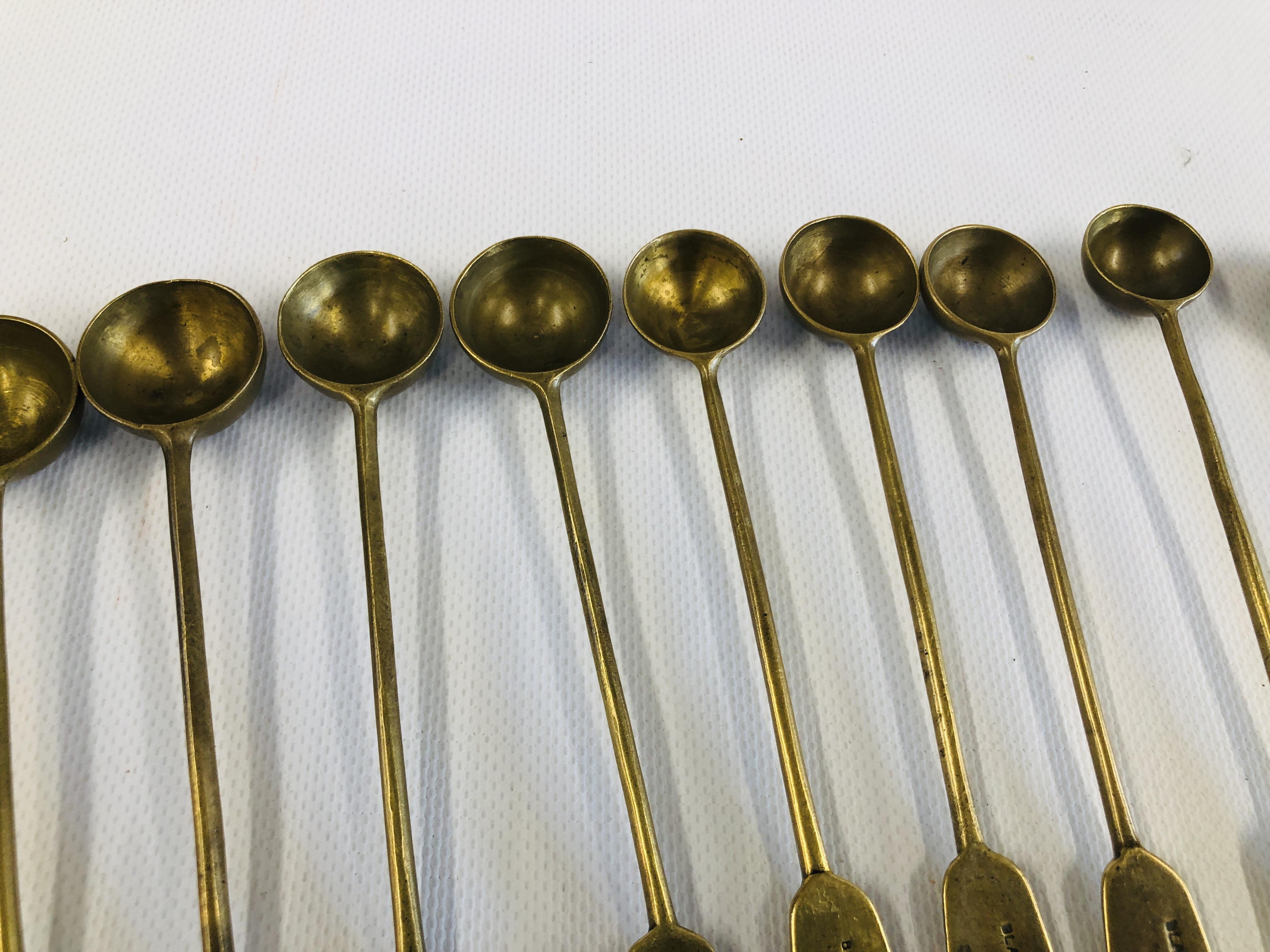 A COLLECTION OF 19 VINTAGE BRASS SEED MEASURES ALL IMPRESSED WITH "BLAKE & MACKENZIE LTD LIVERPOOL" - Image 4 of 10