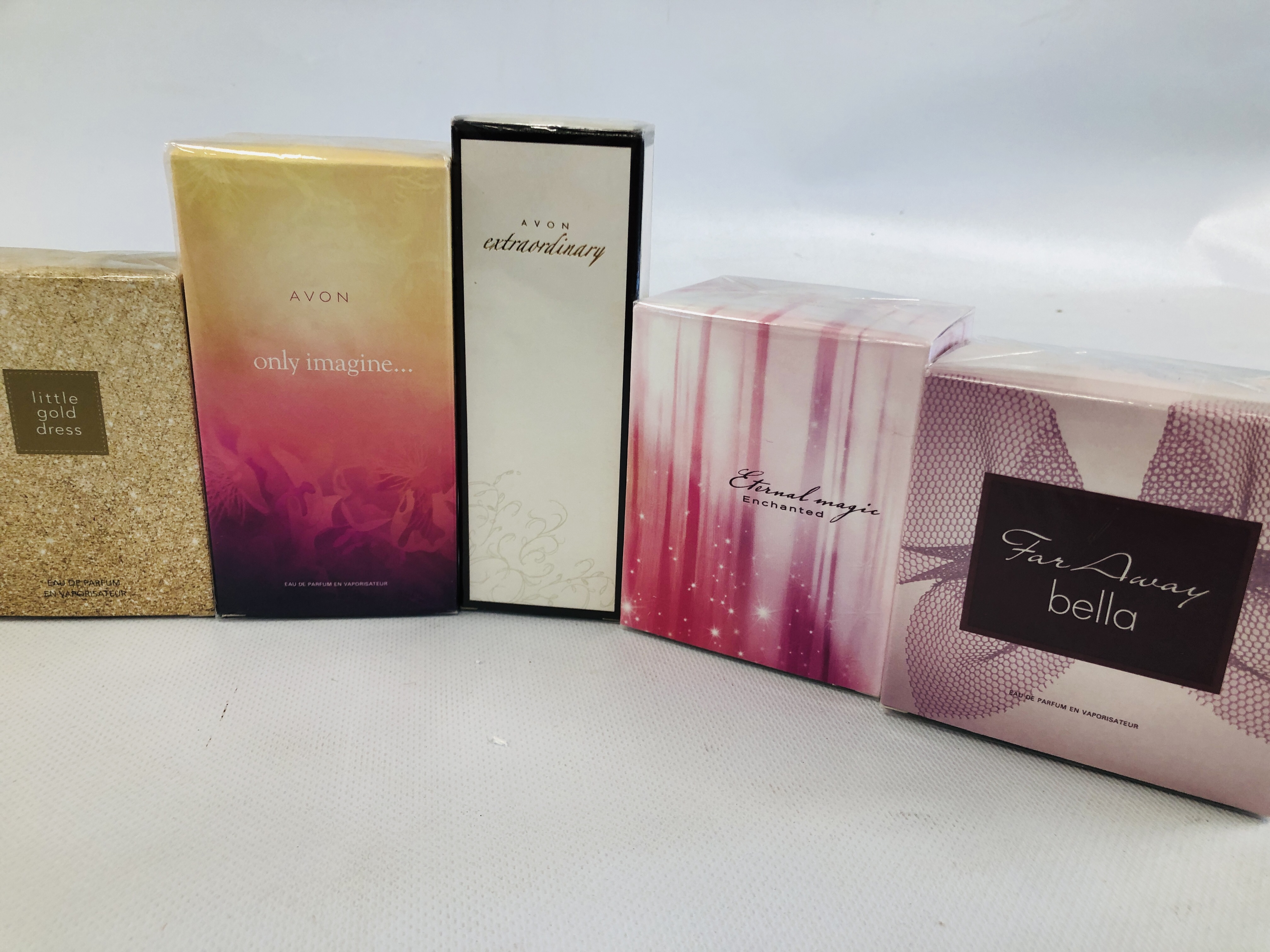 A GROUP OF 9 AVON PARFUMS TO INCLUDE LITTLE PINK DRESS, FAR AWAY, SENSUEILE, - Image 4 of 4