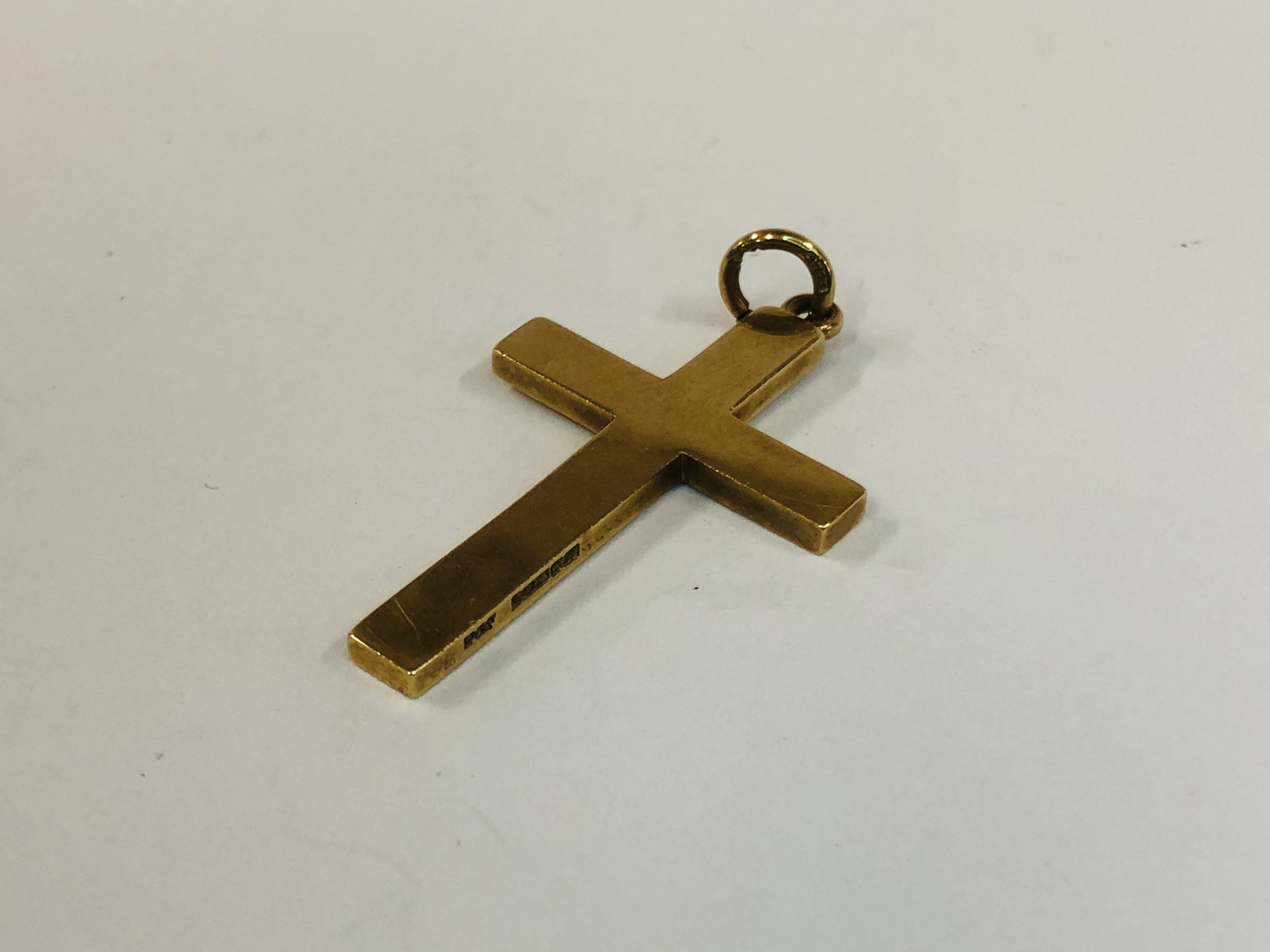 A VINTAGE CROSS & CHAIN MARKED 9CT ALONG WITH A FURTHER 9CT GOLD CROSS. - Image 4 of 10