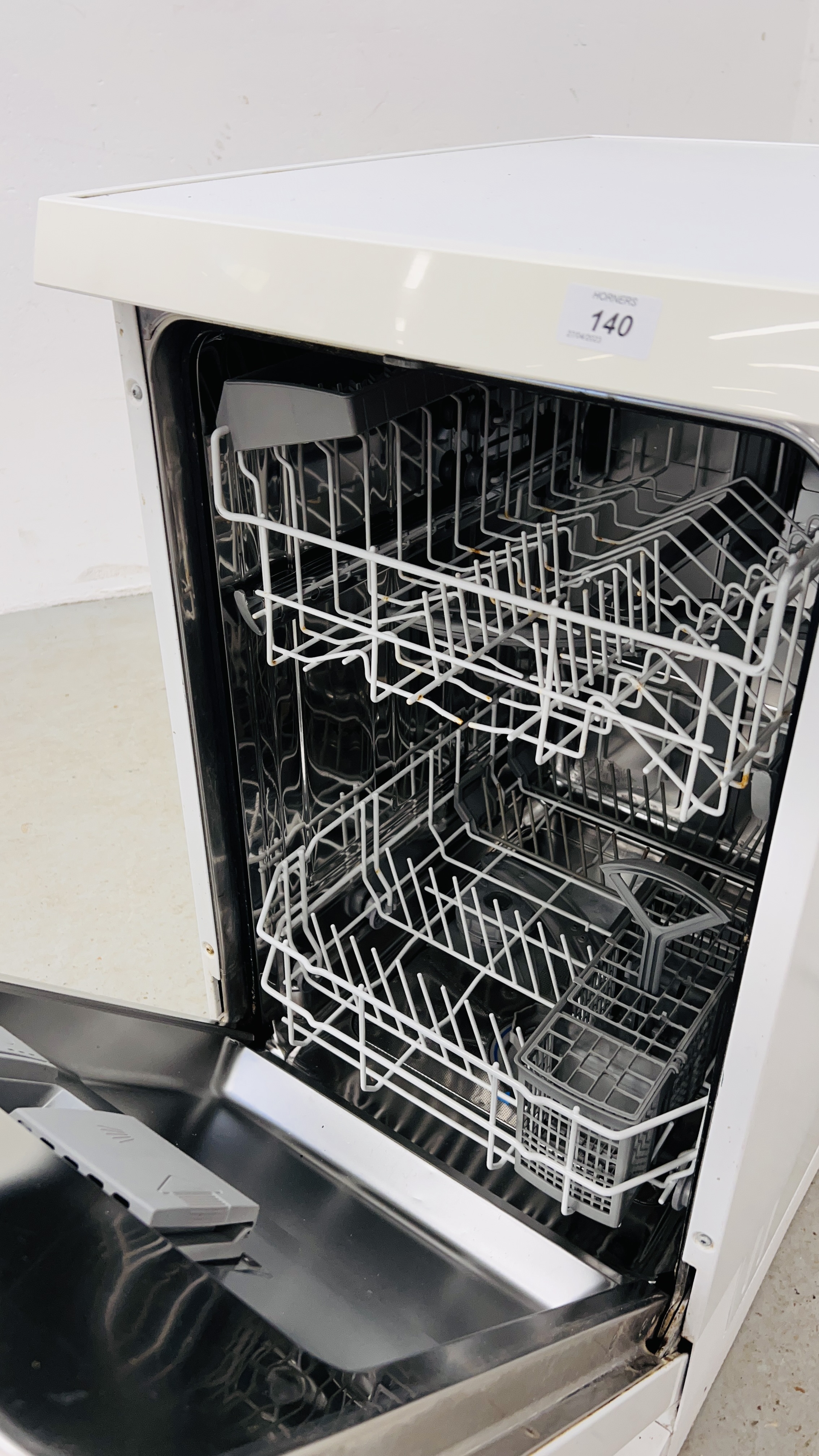 BOSCH CLASSIXX SLIM LINE DISHWASHER - SOLD AS SEEN. - Image 3 of 4